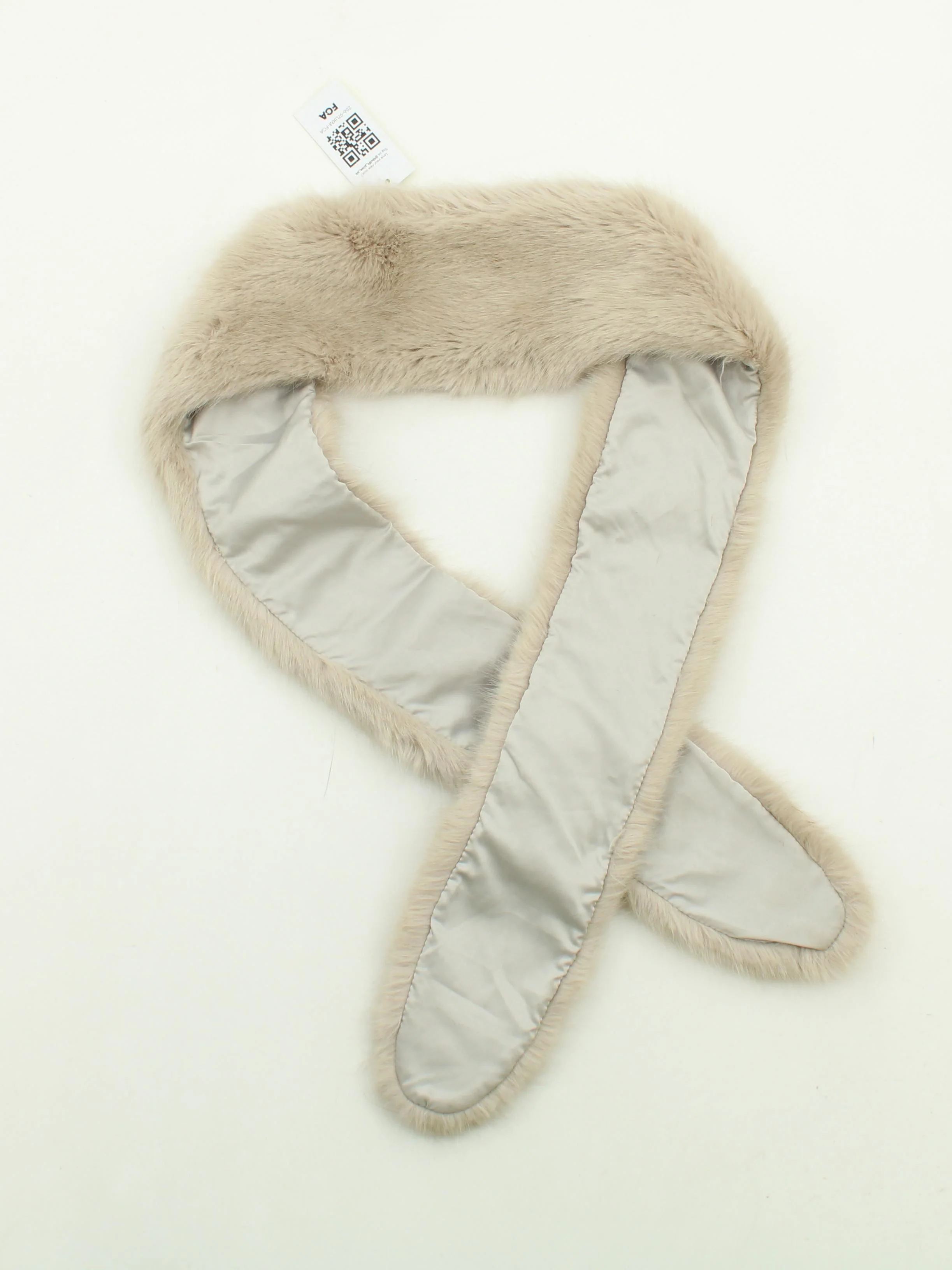Reiss Women's Scarf Cream 100% Faux Fur Rectangle Scarf - Image 2