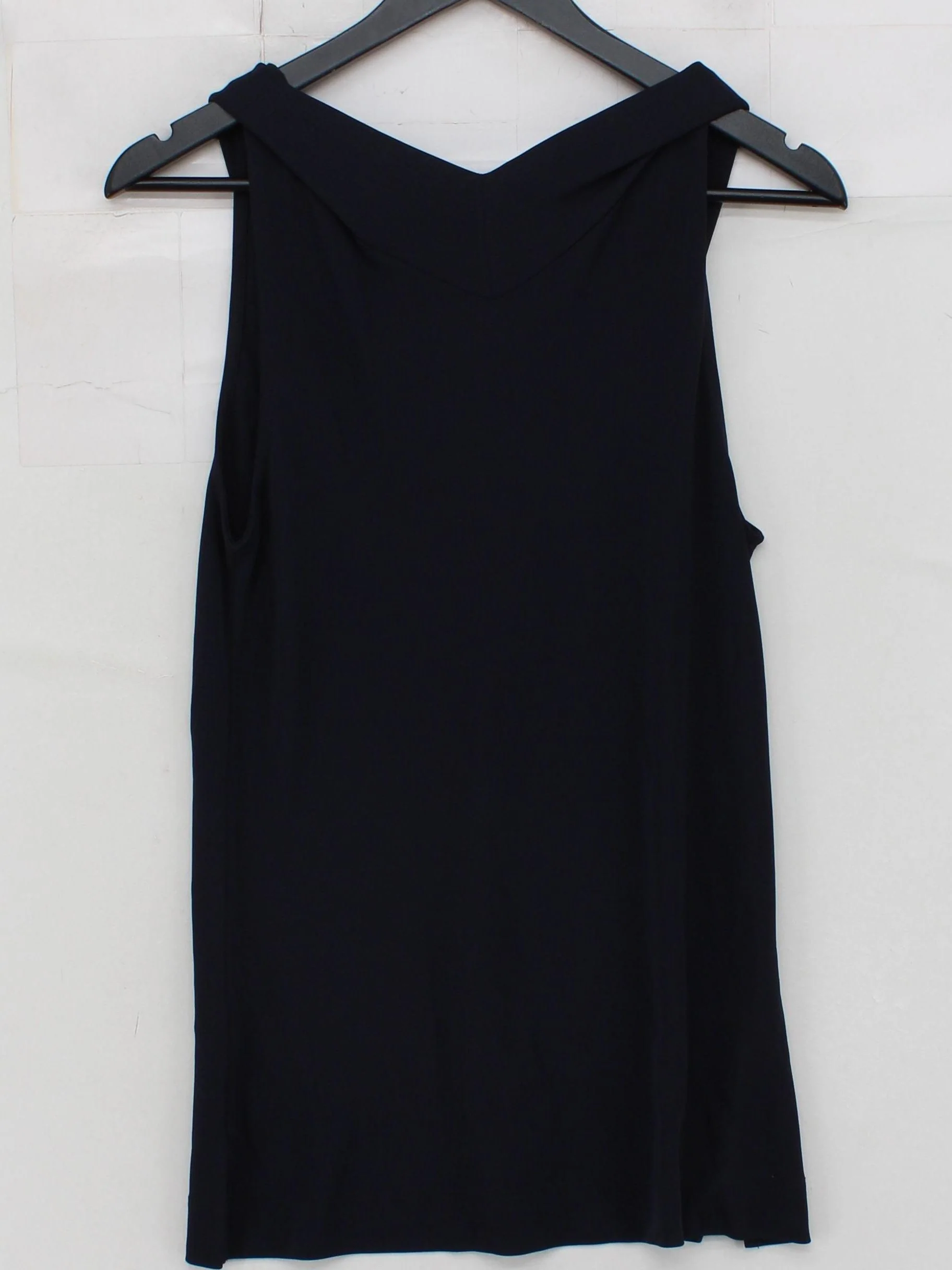 Reiss Women's Top M Black 100% Viscose Sleeveless V-Neck Basic - Image 2