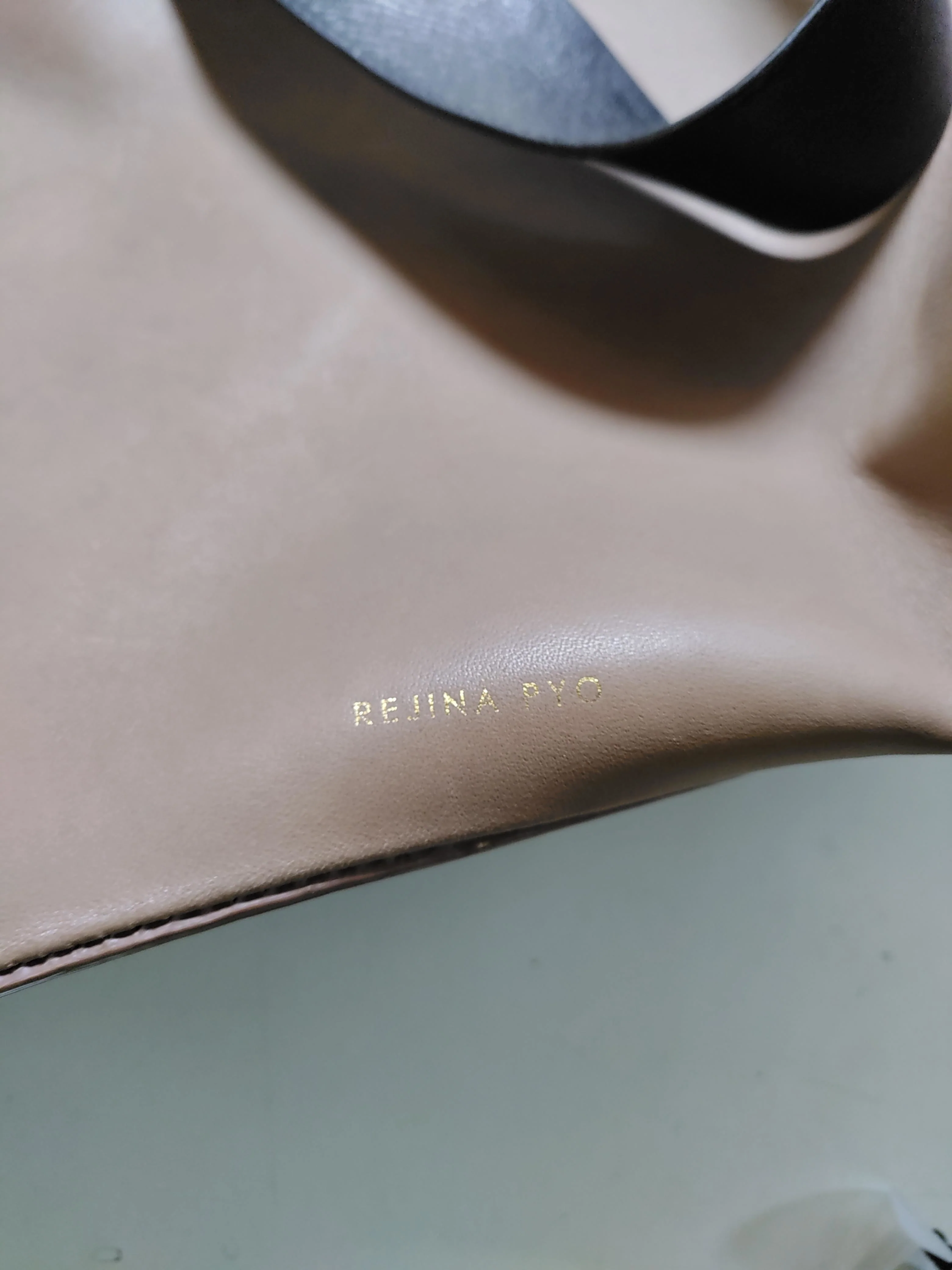 Rejina Pyo Men's Bag Tan 100% Leather Tote - Image 5