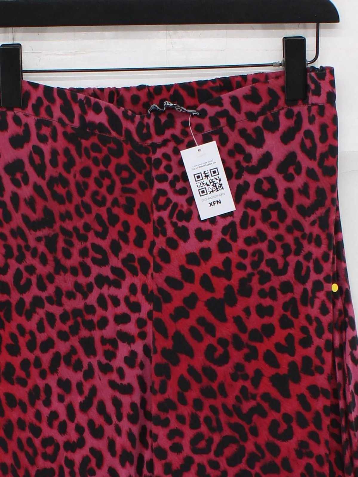 Rockins Women's Trousers M Pink Animal Print 100% Silk Straight Capri - Image 3