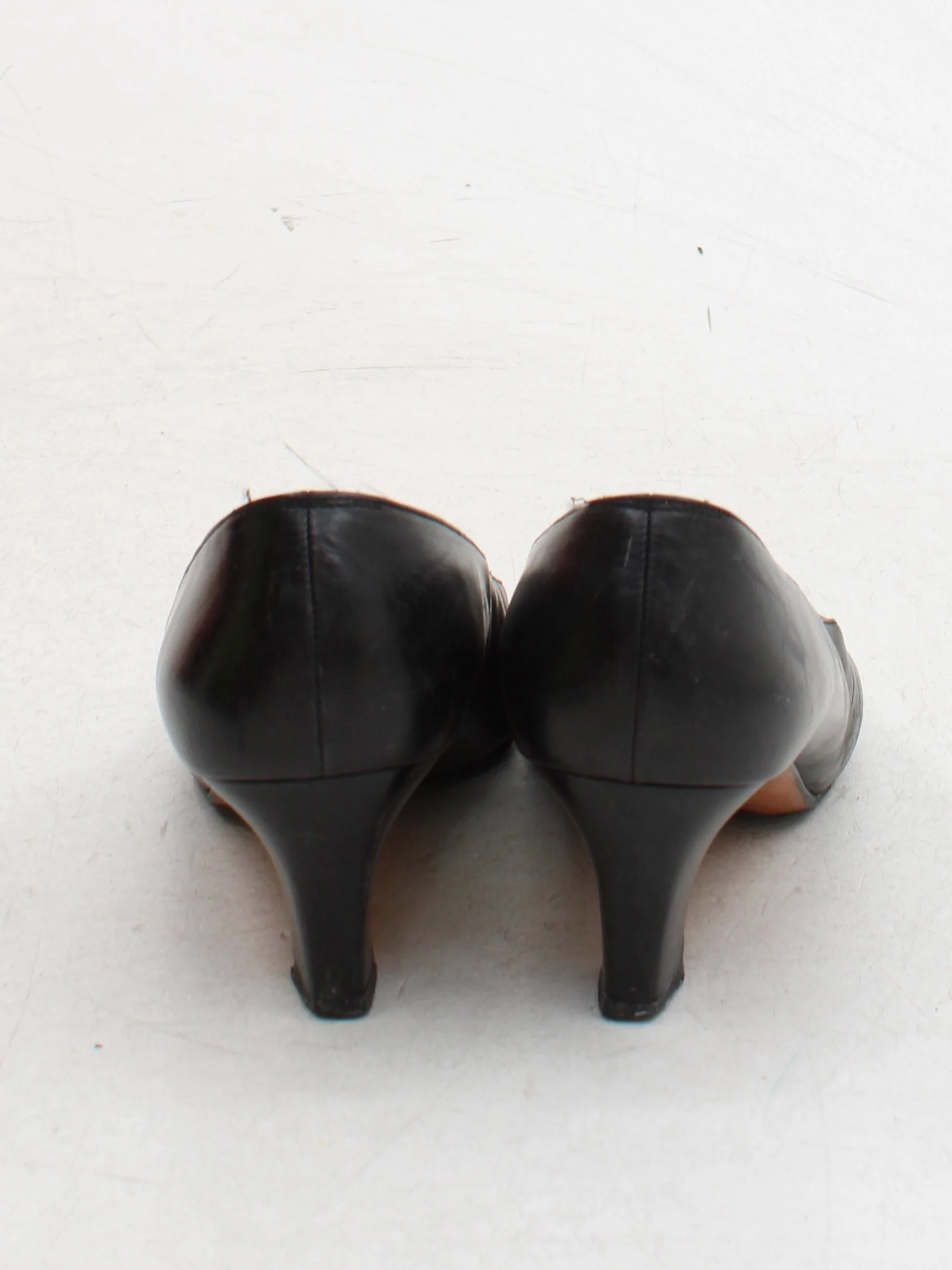 Salvatore Ferragamo Women's Heels UK 7.5 Black 100% Leather Court - Image 3