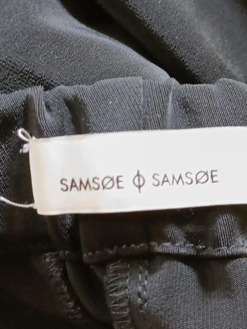 Samsøe & Samsøe Women's Shorts W 30 in Black Polyester with Elastane Cut-Off - Image 6