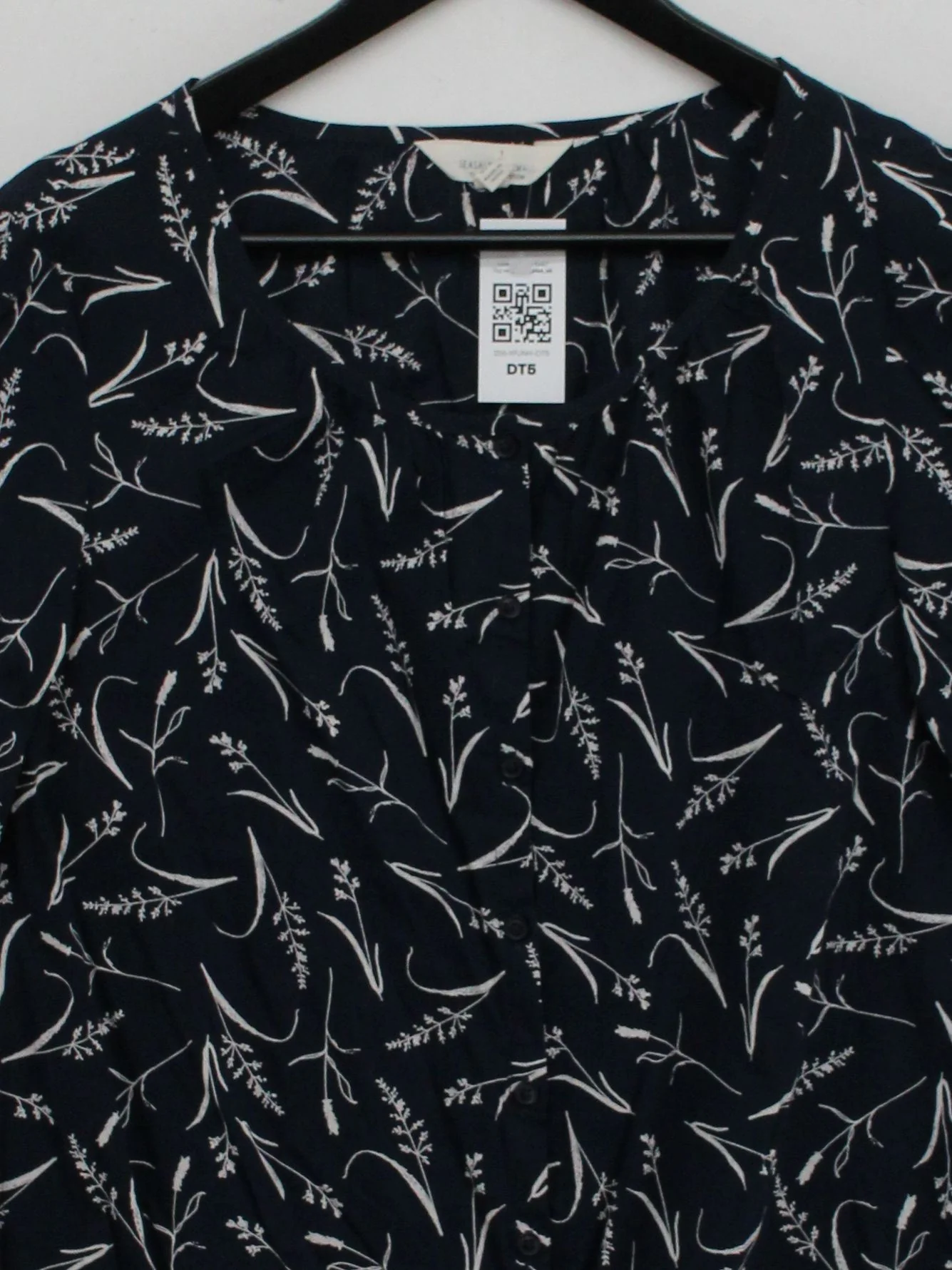 SEASALT CORNWALL Women's Top S Blue Floral 100% Cotton Short Sleeve V-Neck Basic - Image 3