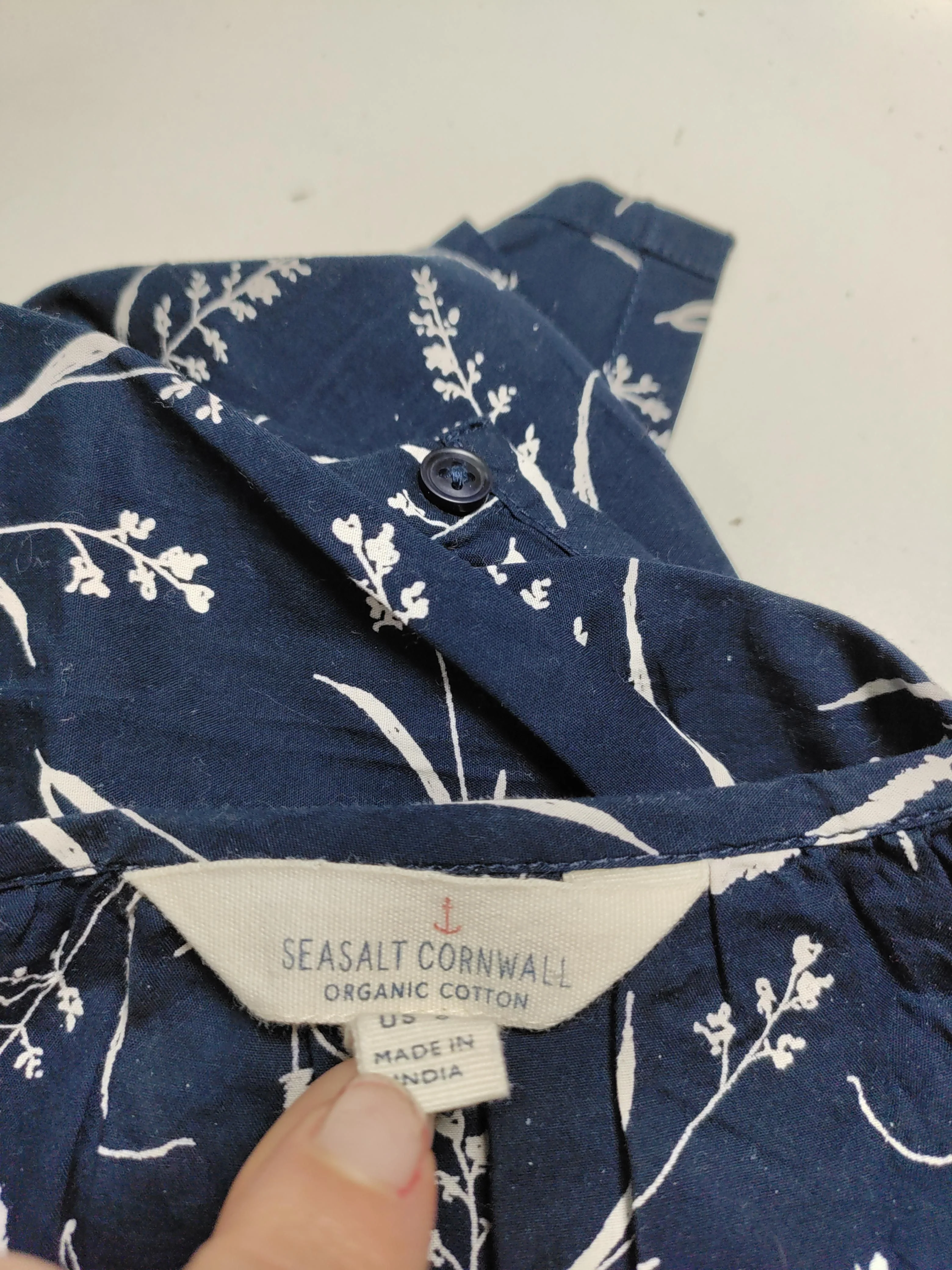 SEASALT CORNWALL Women's Top S Blue Floral 100% Cotton Short Sleeve V-Neck Basic - Image 5