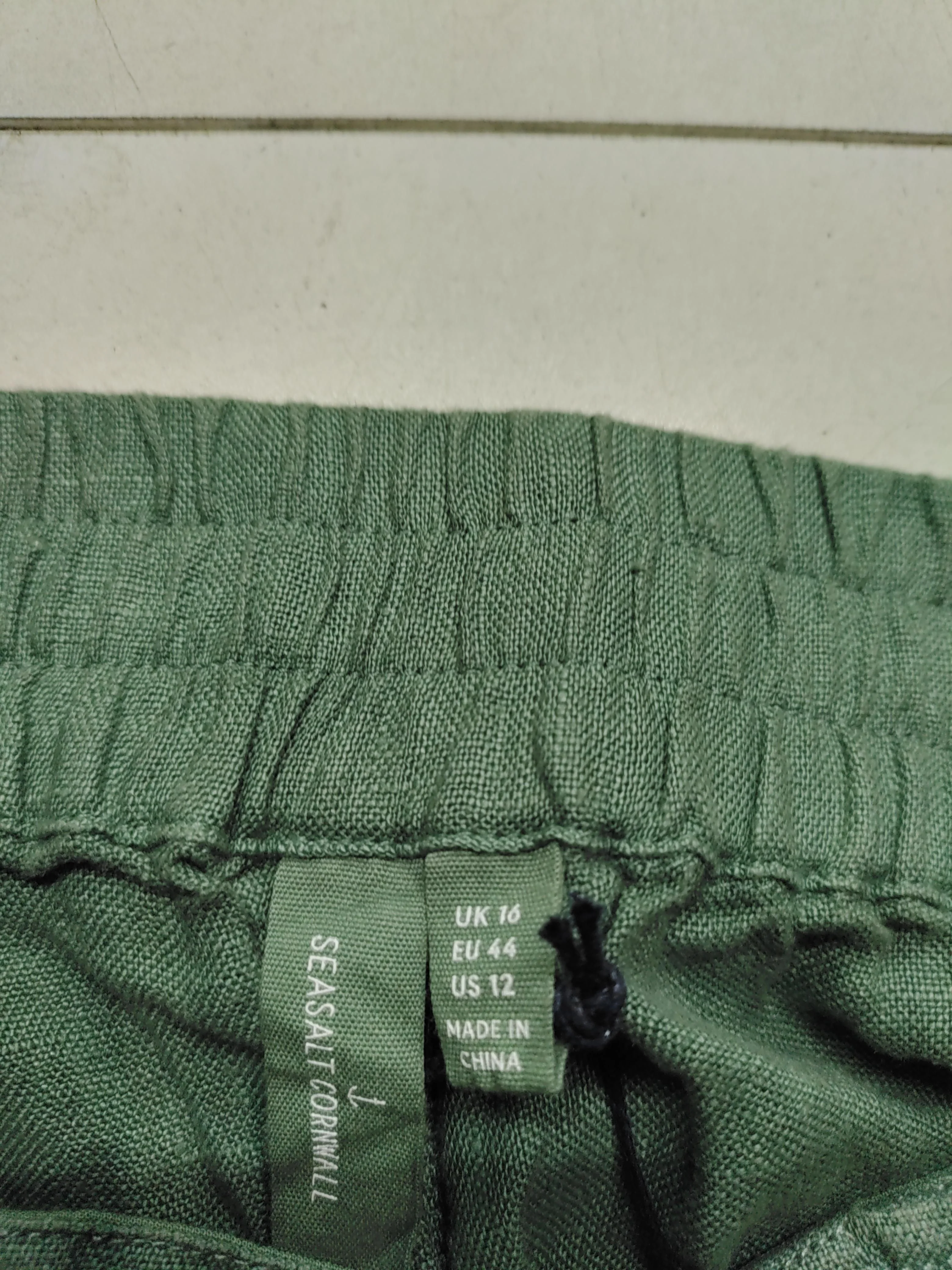 SEASALT CORNWALL Women's Trousers UK 16 Green 100% Linen Tapered Cropped - Image 5