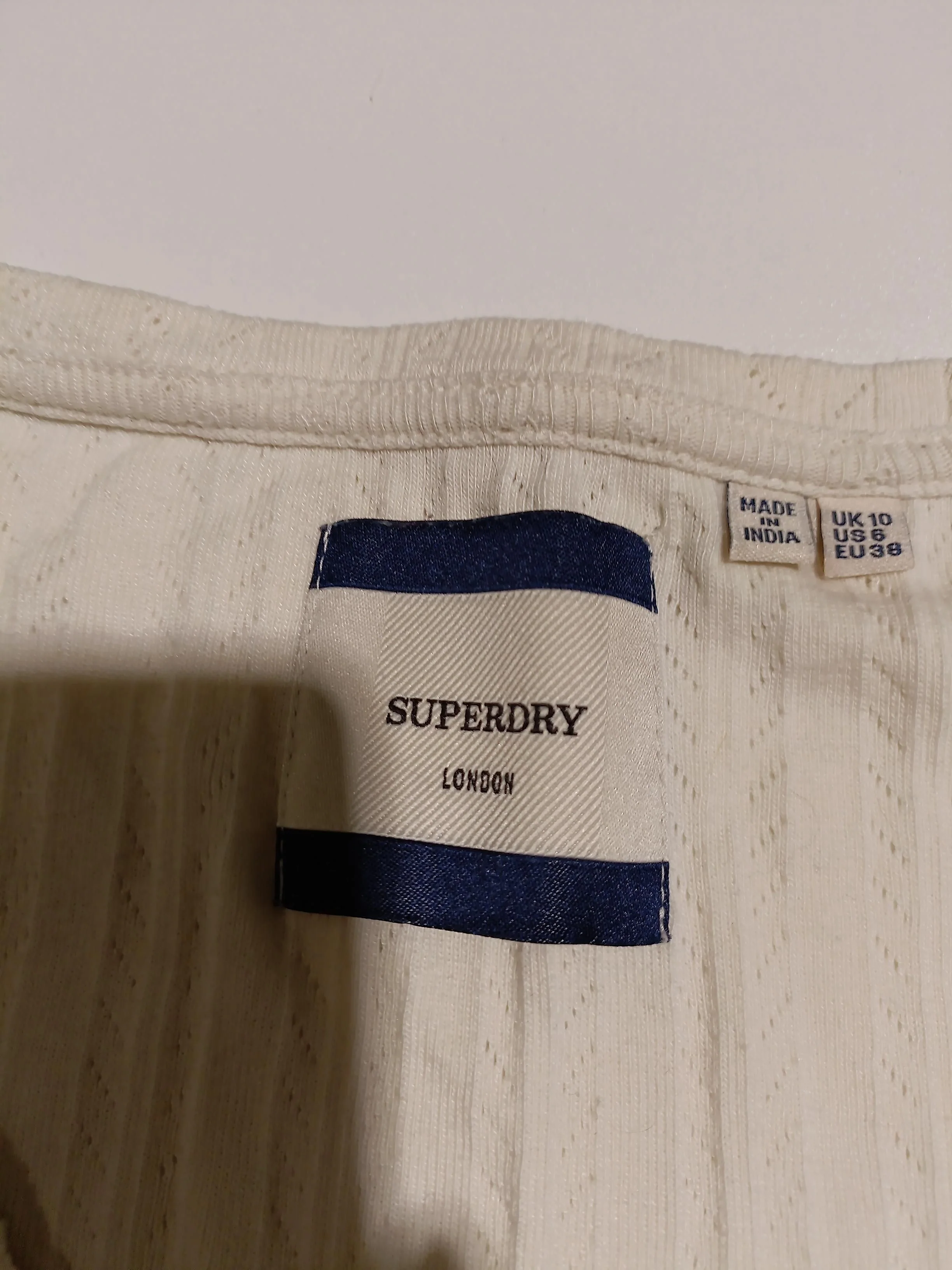 Superdry Women's Top UK 10 Cream Cotton with Polyester Short Sleeve V-Neck Basic - Image 5