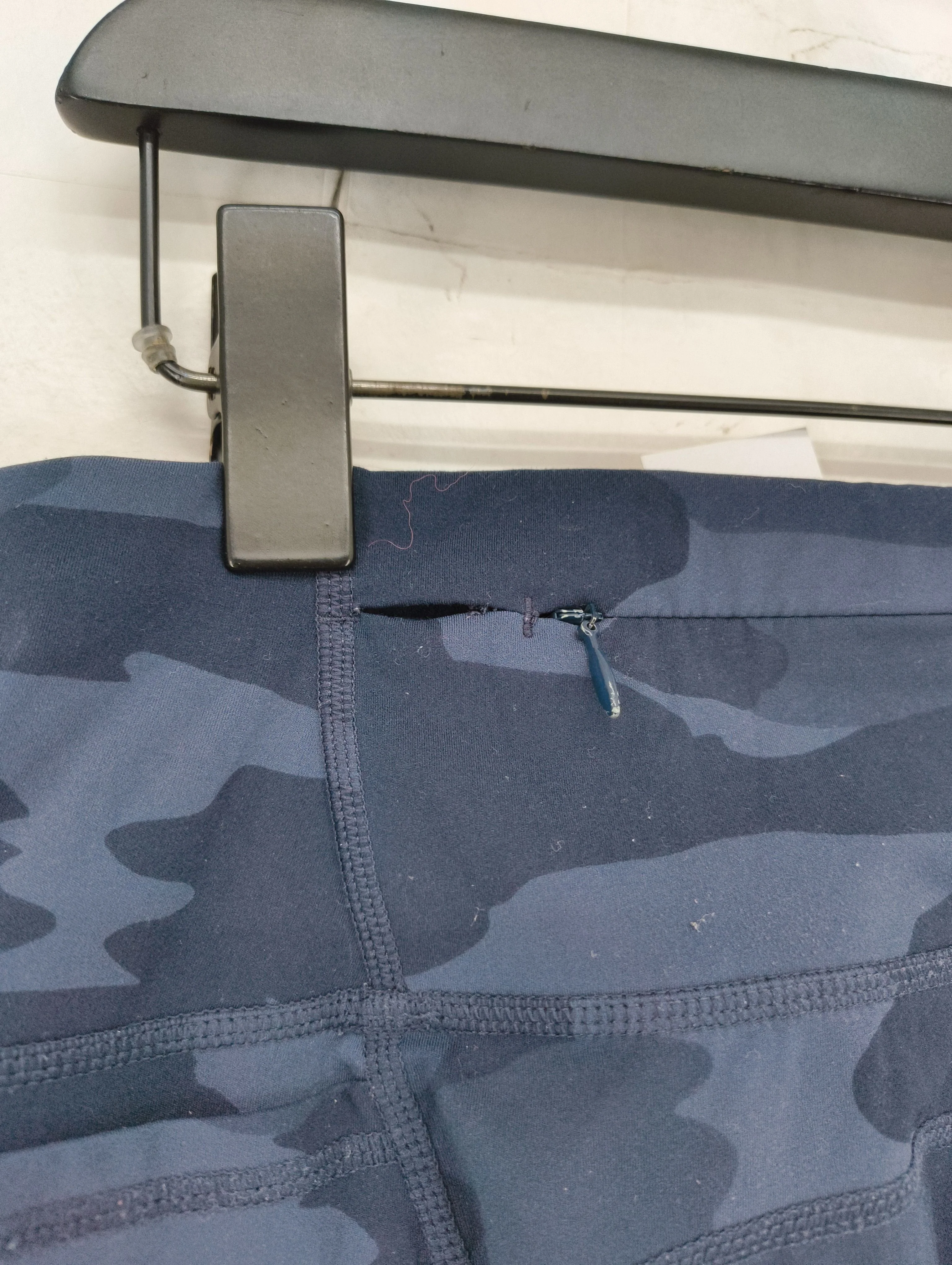 Sweaty Betty Women's Leggings M Blue Camo 100% Other Full length - Image 5