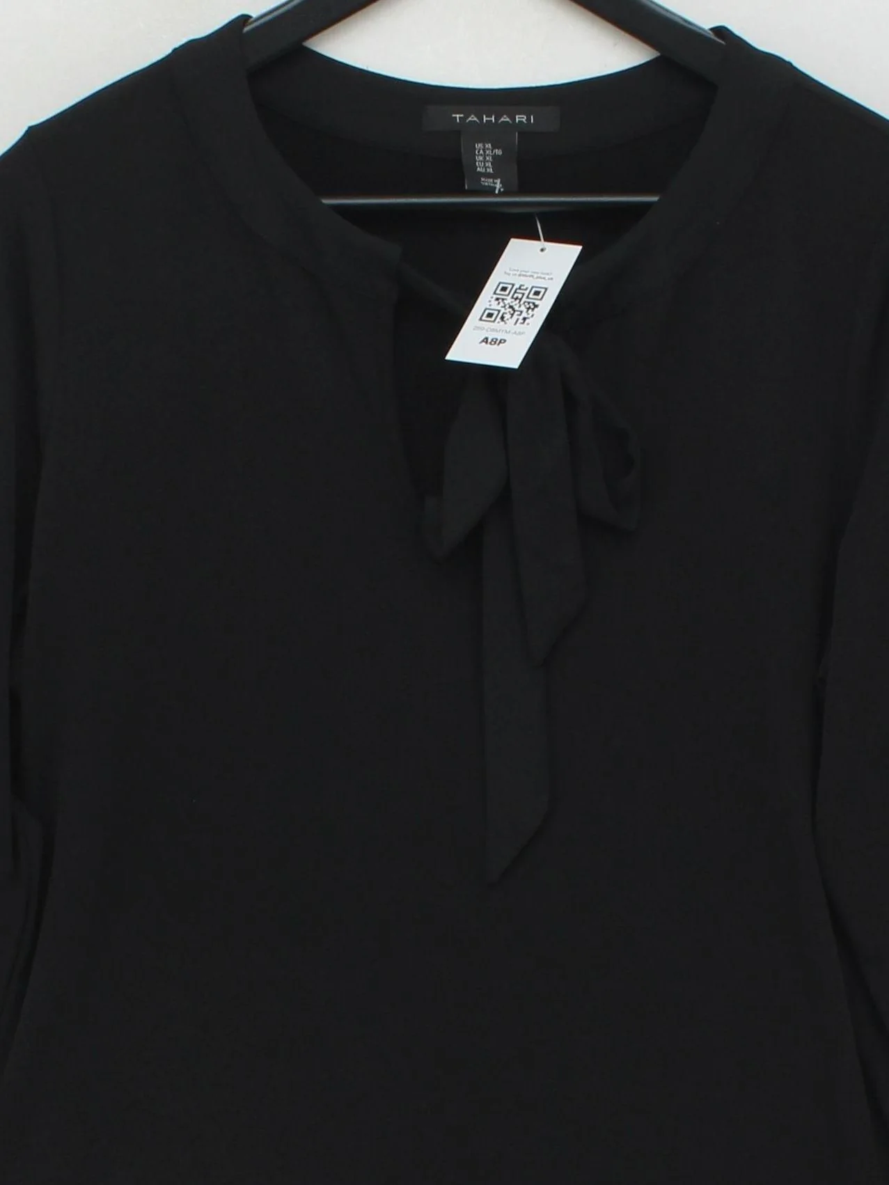 Tahari Women's Top XL Black Polyester with Elastane Long Sleeve V-Neck Basic - Image 3
