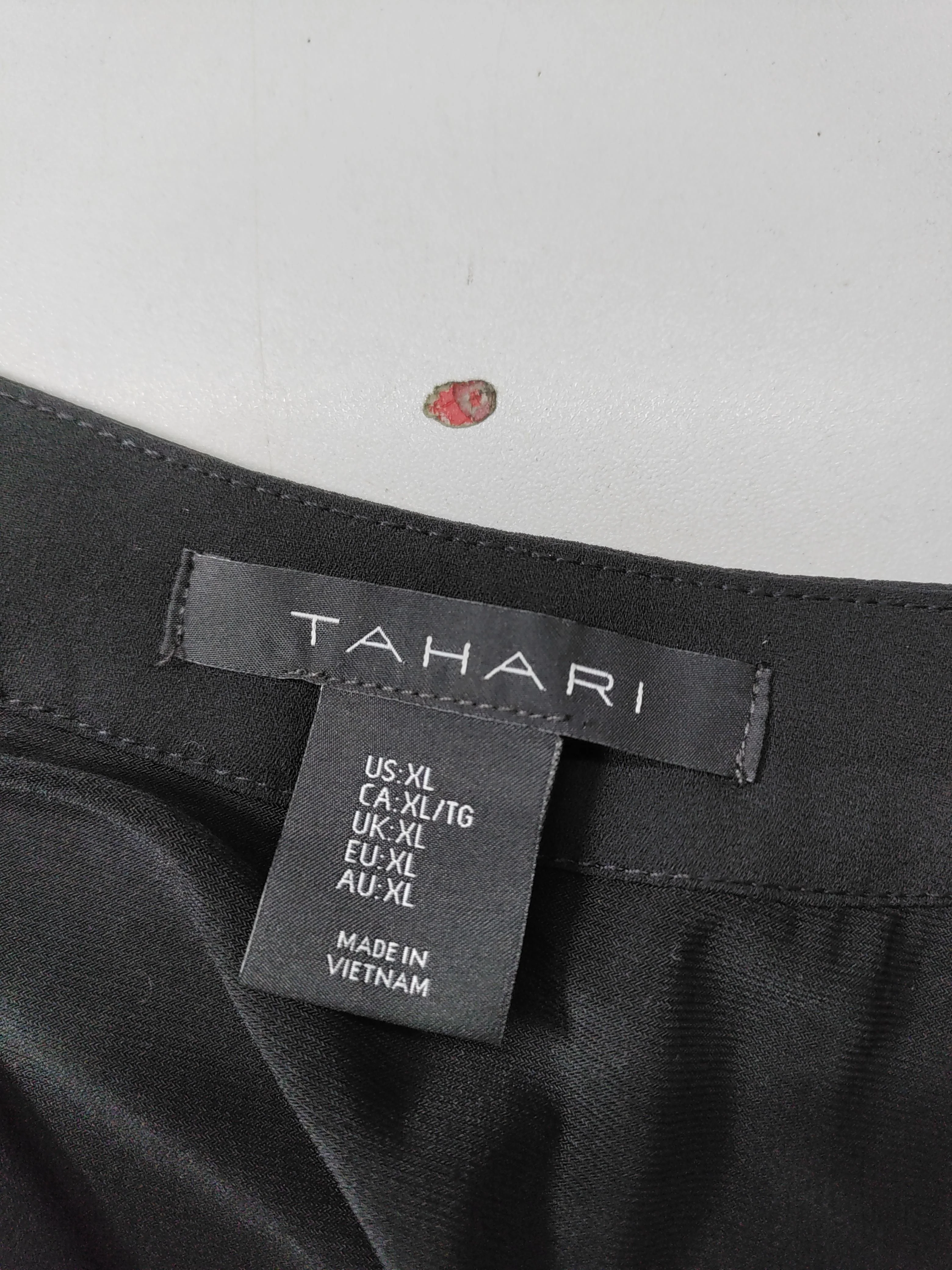 Tahari Women's Top XL Black Polyester with Elastane Long Sleeve V-Neck Basic - Image 5