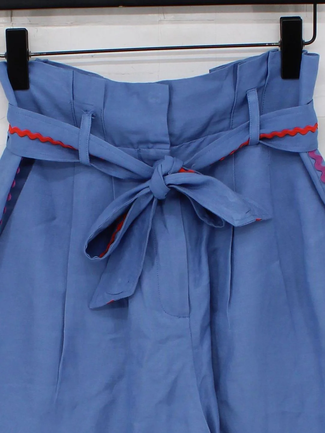Tara Jarmon Women's Shorts S Blue Viscose with Linen Paperbag - Image 3