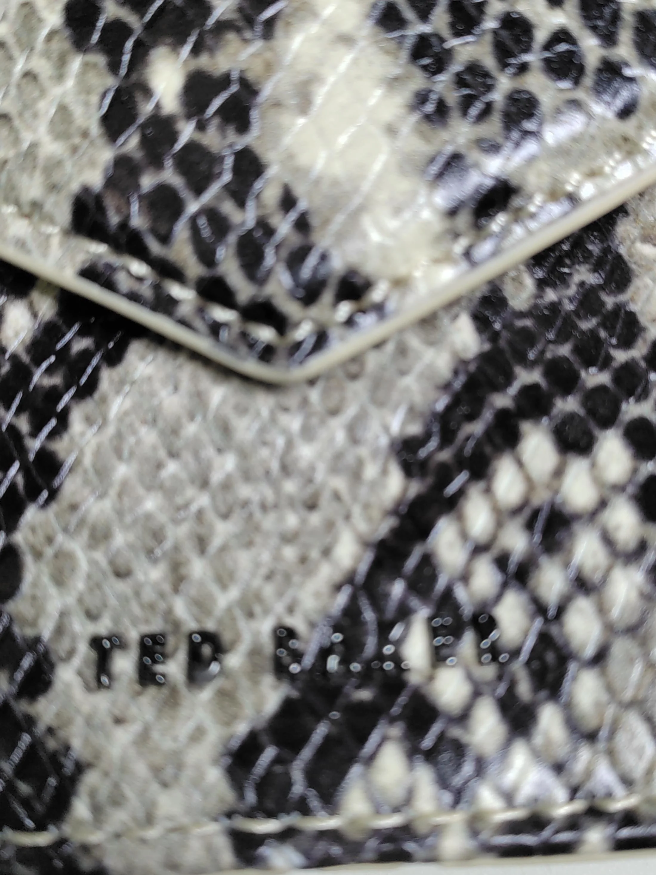 Ted Baker Women's Bag Grey Animal Print 100% Faux Leather Shoulder Bag - Image 5