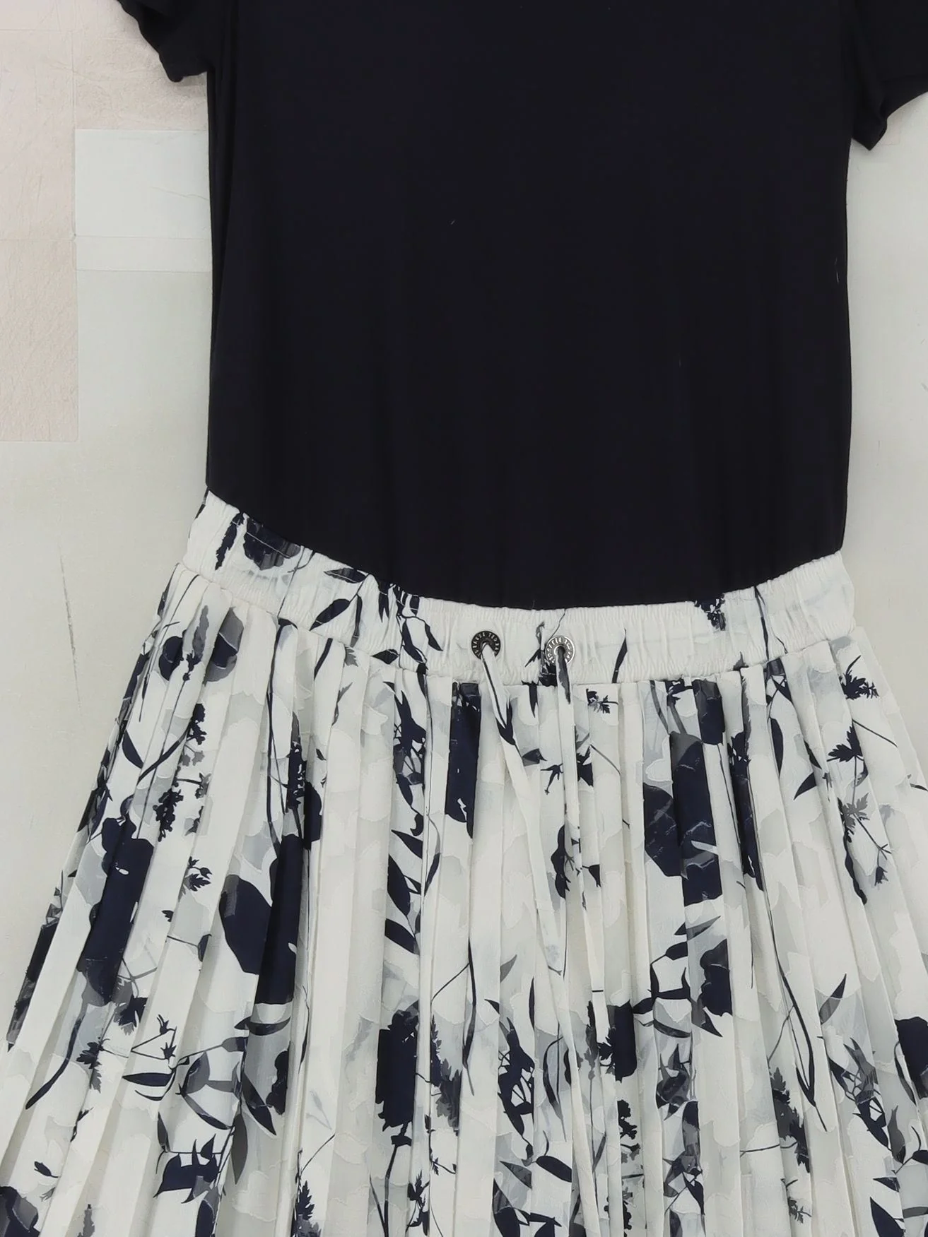 Ted Baker Women's Midi Skirt UK 12 White Polyester with Viscose Pleated - Image 3