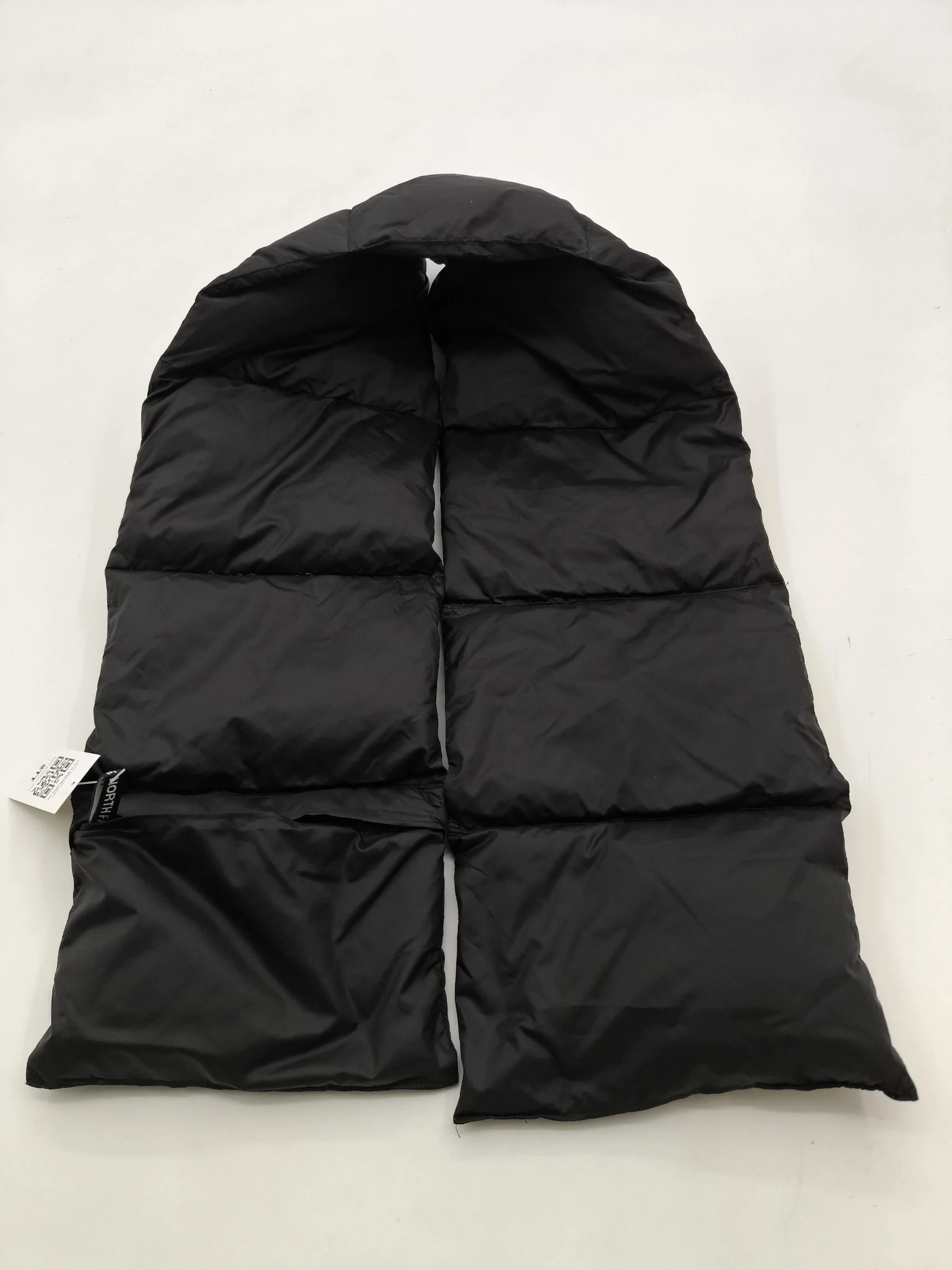 The North Face Men's Scarf Black Nylon with Polyester Scarf - Image 2