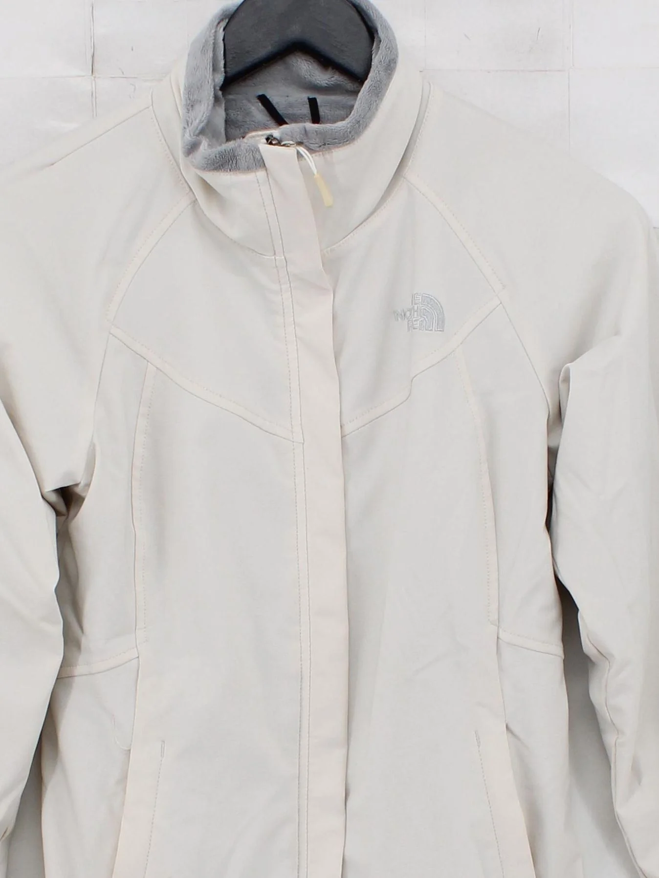 The North Face Windbreaker jacket cream - Image 3