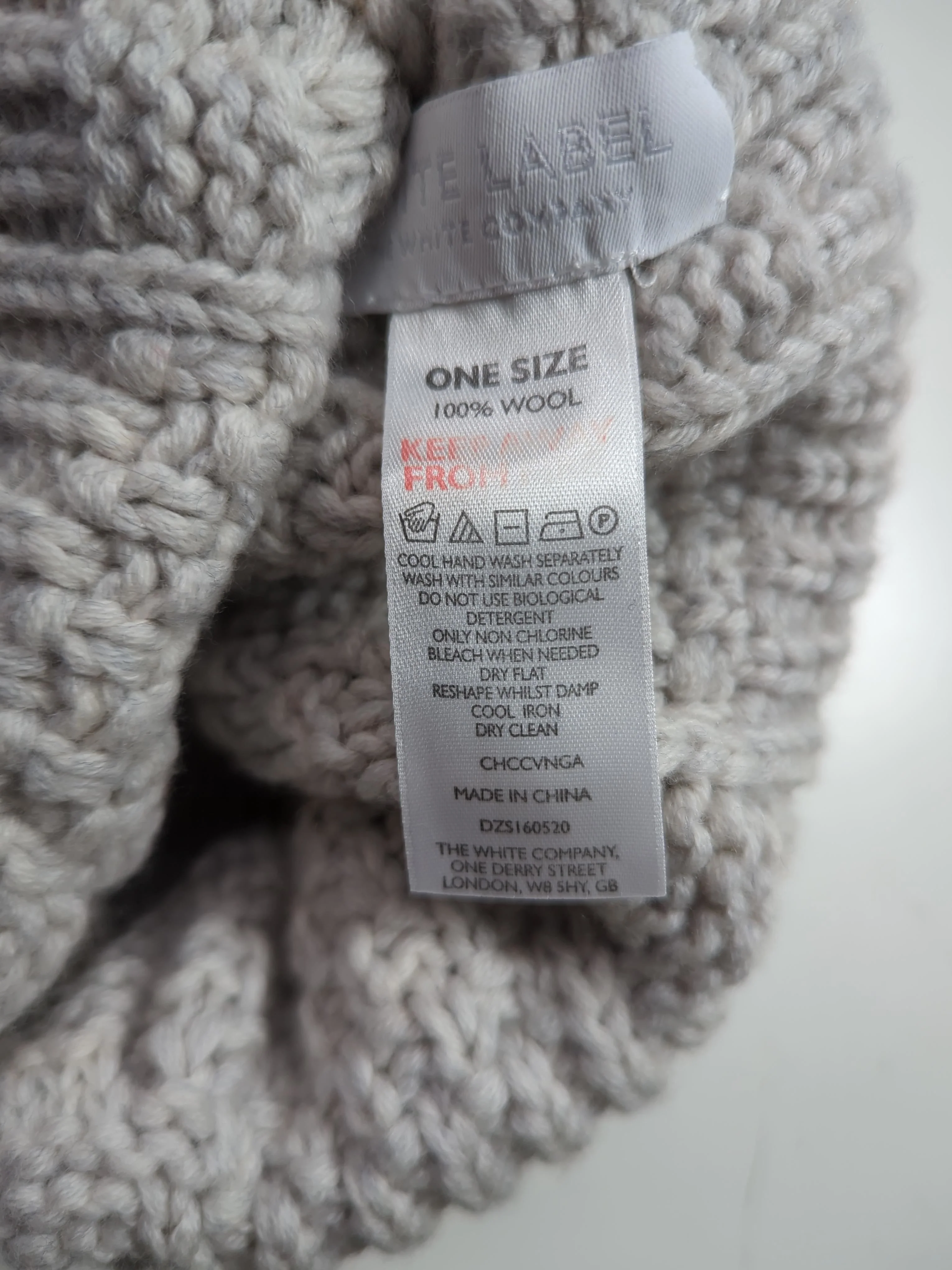 The White Company Men's Hat M Grey 100% Wool Beanie - Image 7