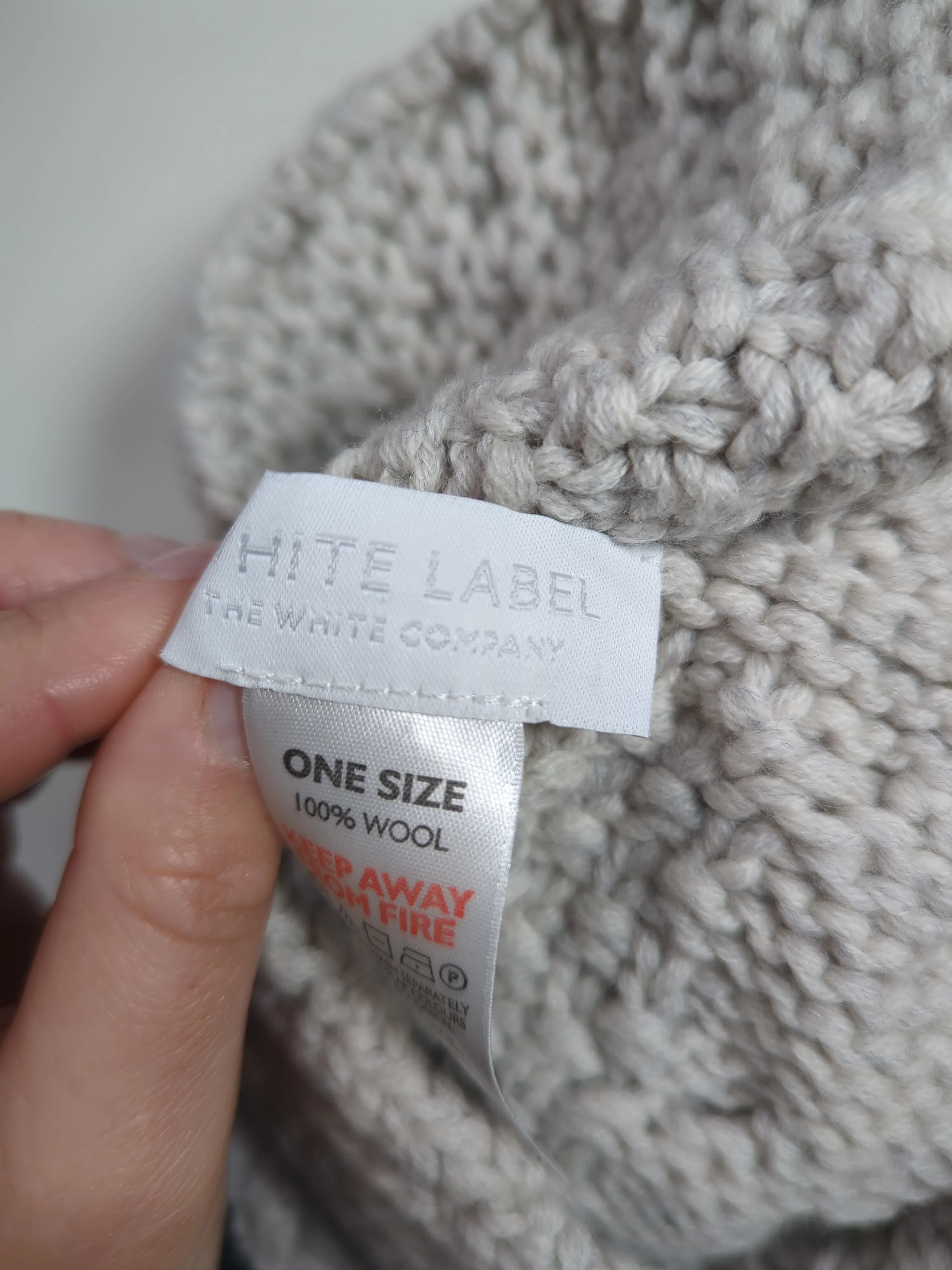 The White Company Men's Scarf Grey 100% Wool Scarf - Image 5