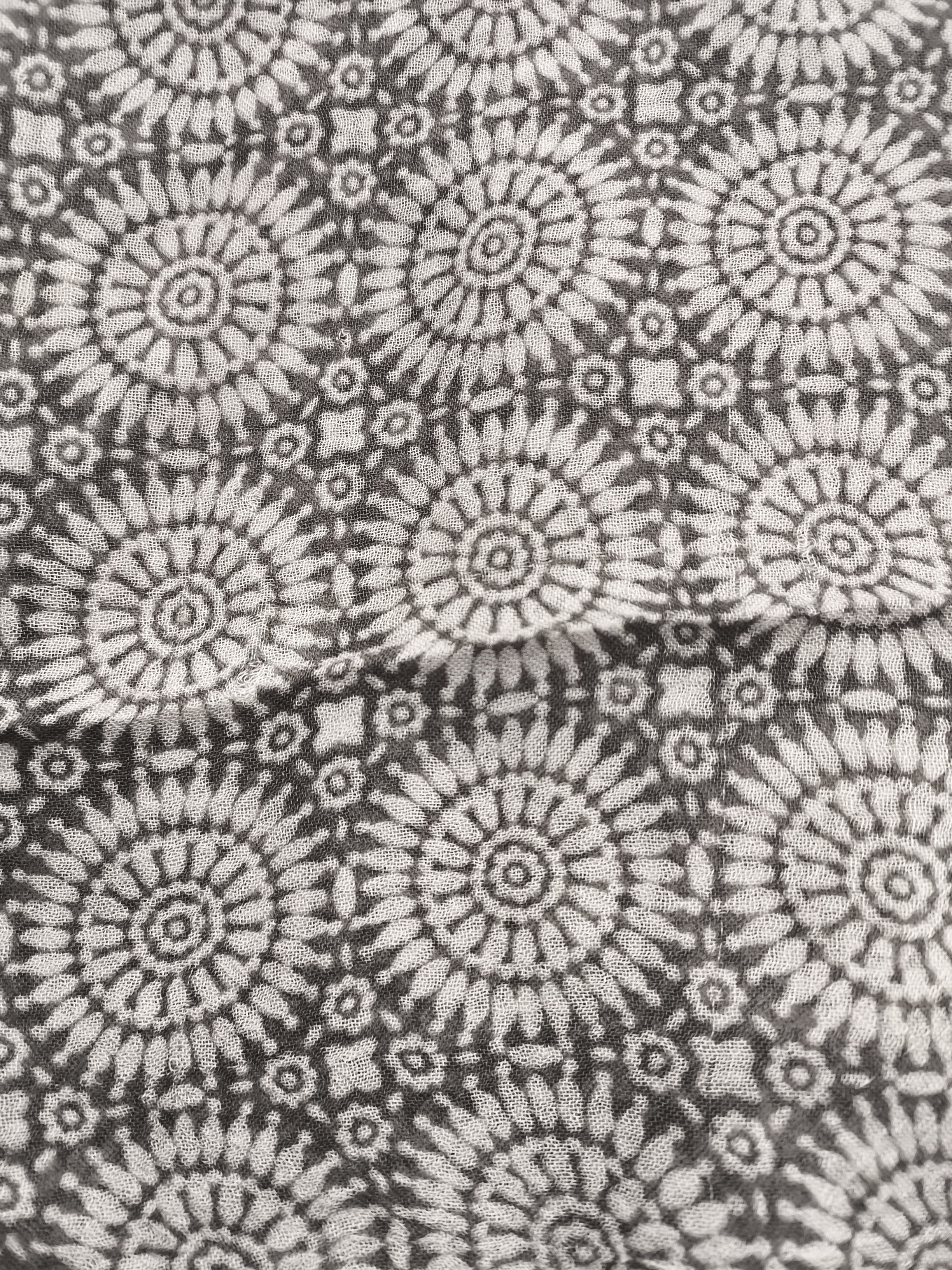 The White Company Men's Scarf Grey Geometric 100% Other Scarf - Image 3
