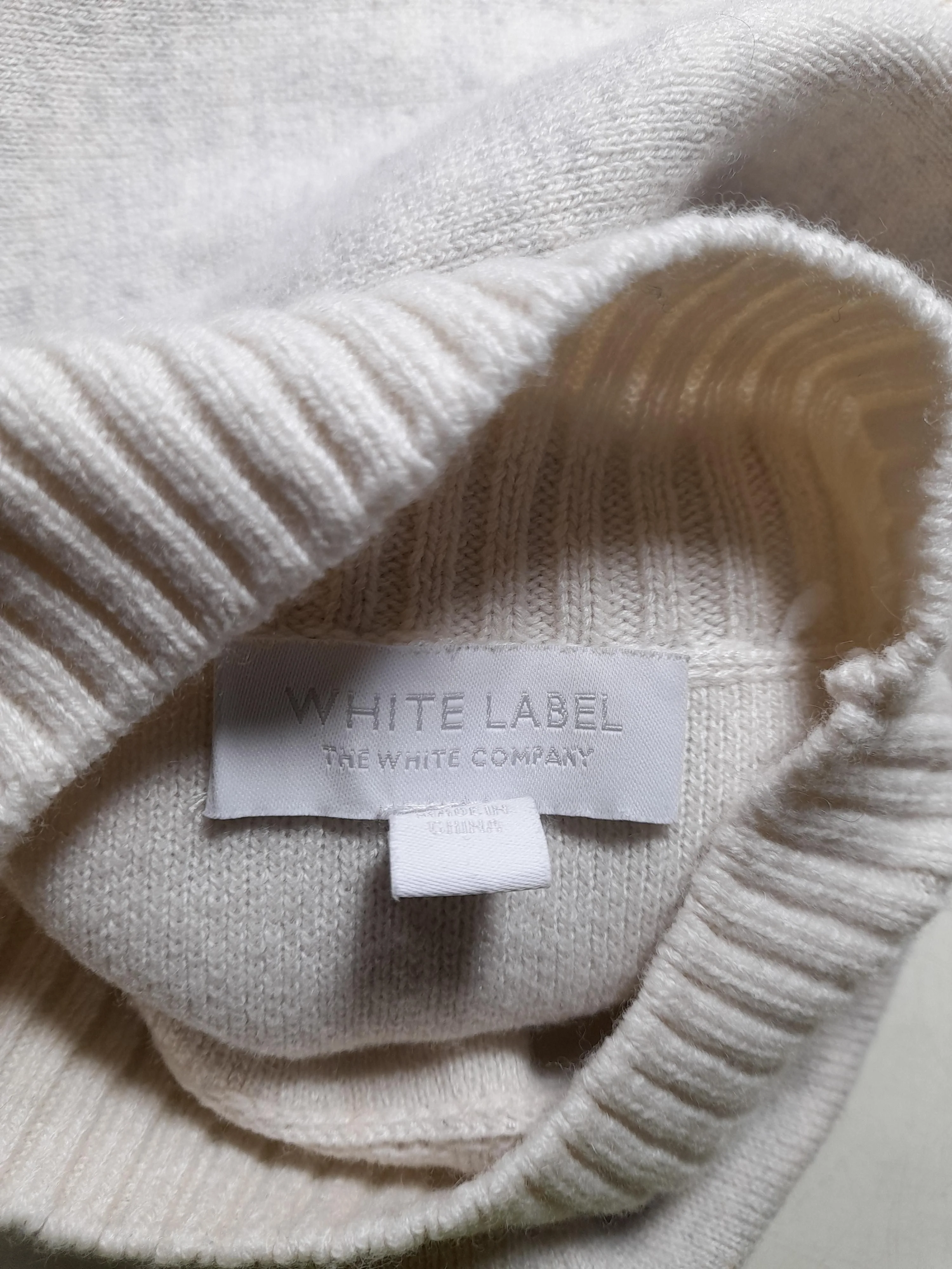 The White Company Women's Jumper M Cream Wool - Image 6