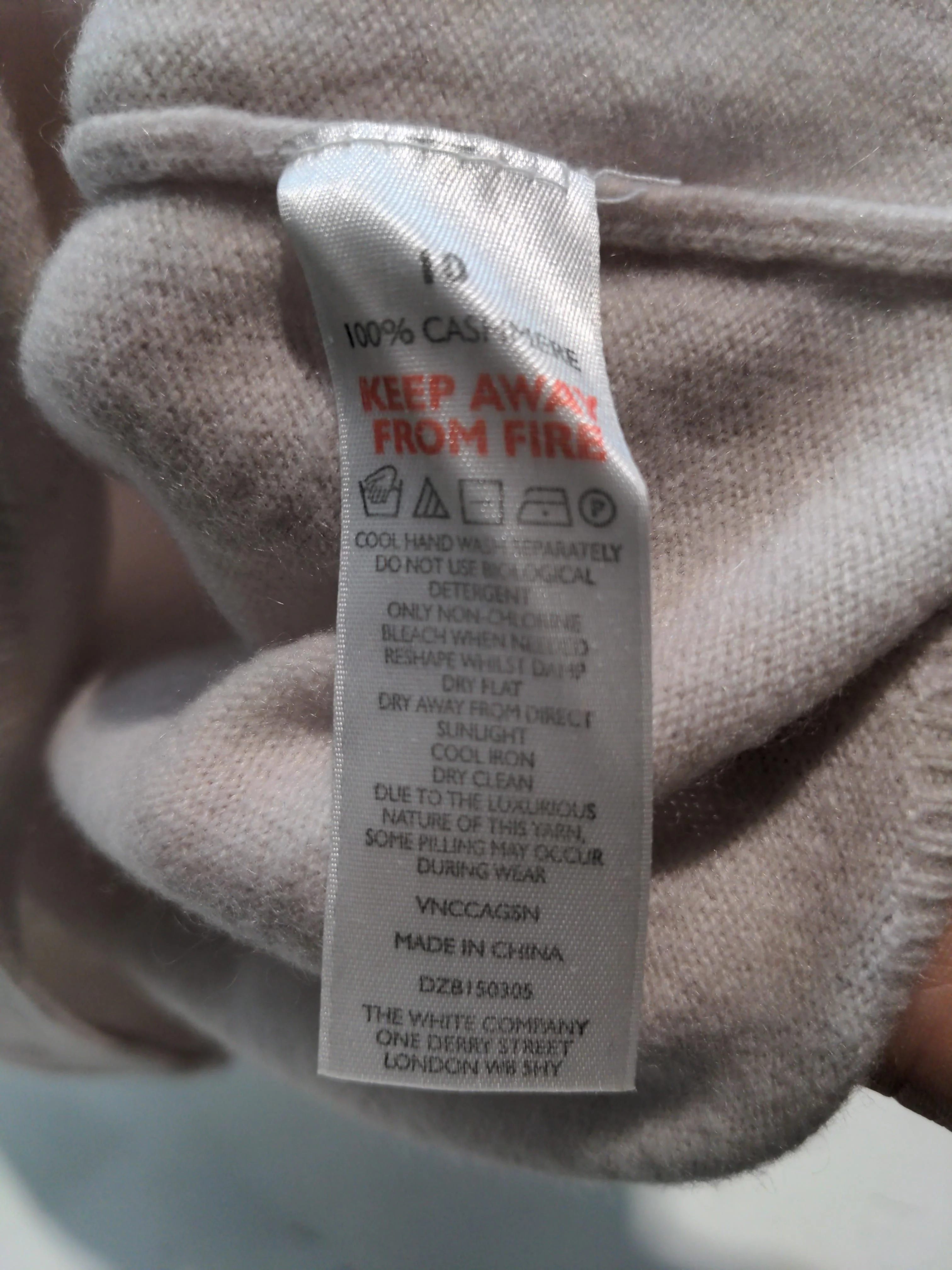 The White Company Women's Jumper S Cream 100% Cashmere V-Neck Pullover - Image 7