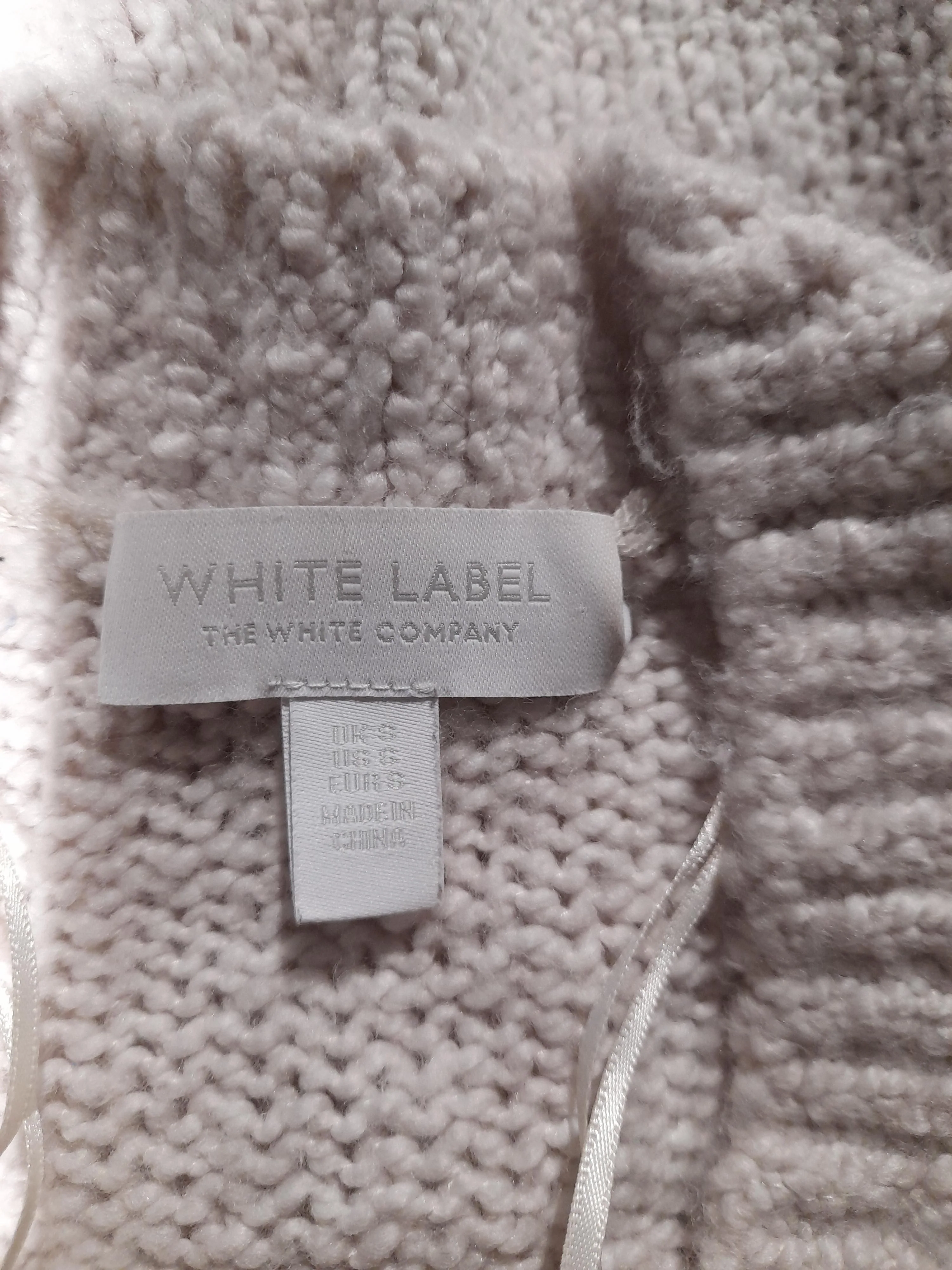 The White Company Women's Jumper S Cream Wool with Nylon, Silk V-Neck Pullover - Image 5