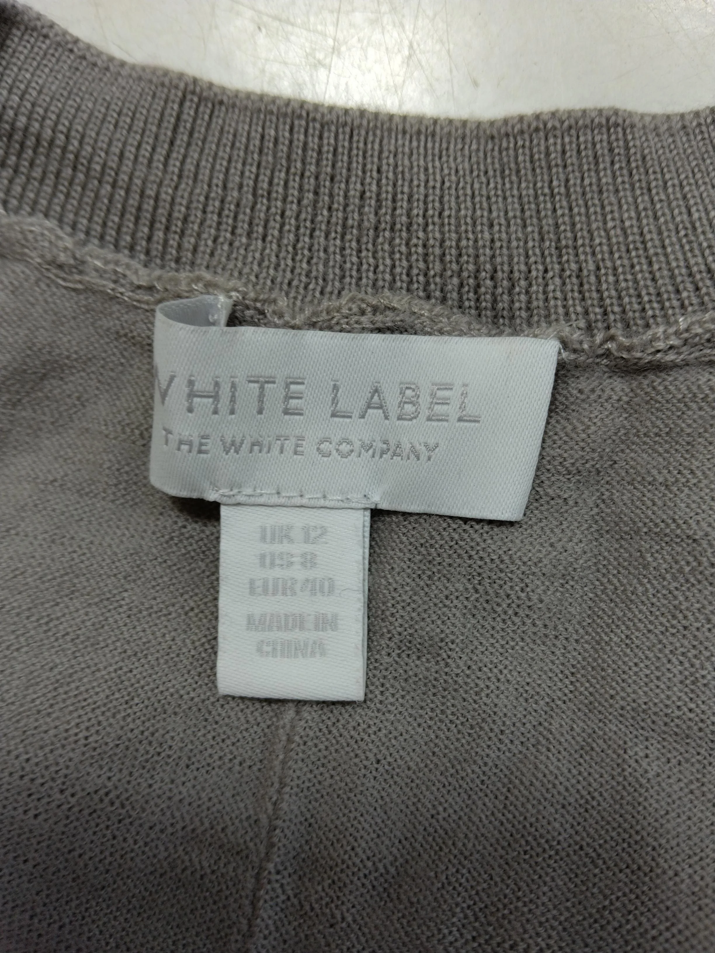 The White Company Women's Jumper UK 12 Tan 100% Wool V-Neck Pullover - Image 6