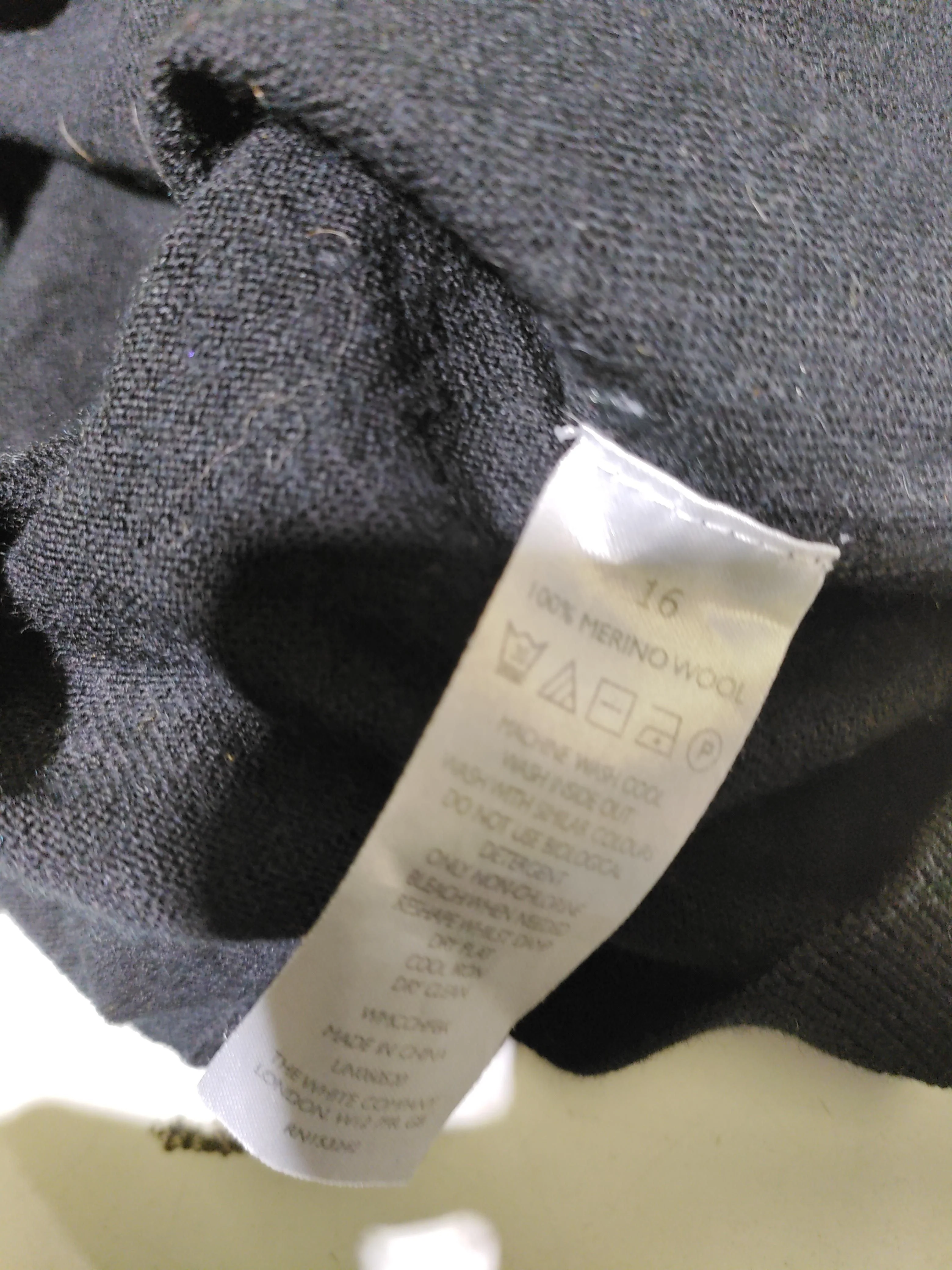 The White Company Women's Jumper UK 16 Black 100% Wool V-Neck Pullover - Image 6