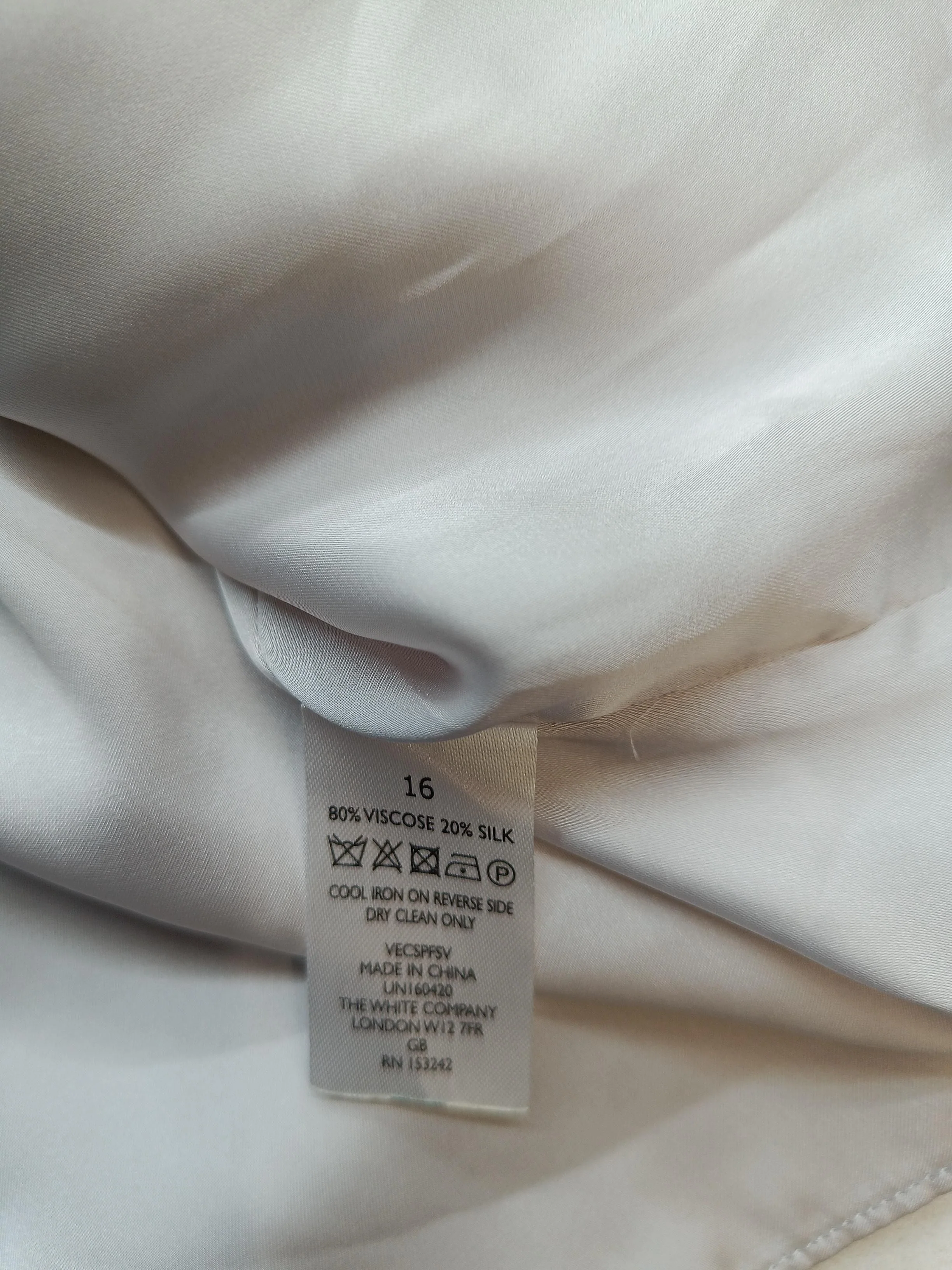 The White Label Women's Top UK 16 Cream Viscose with Silk Basic - Image 6
