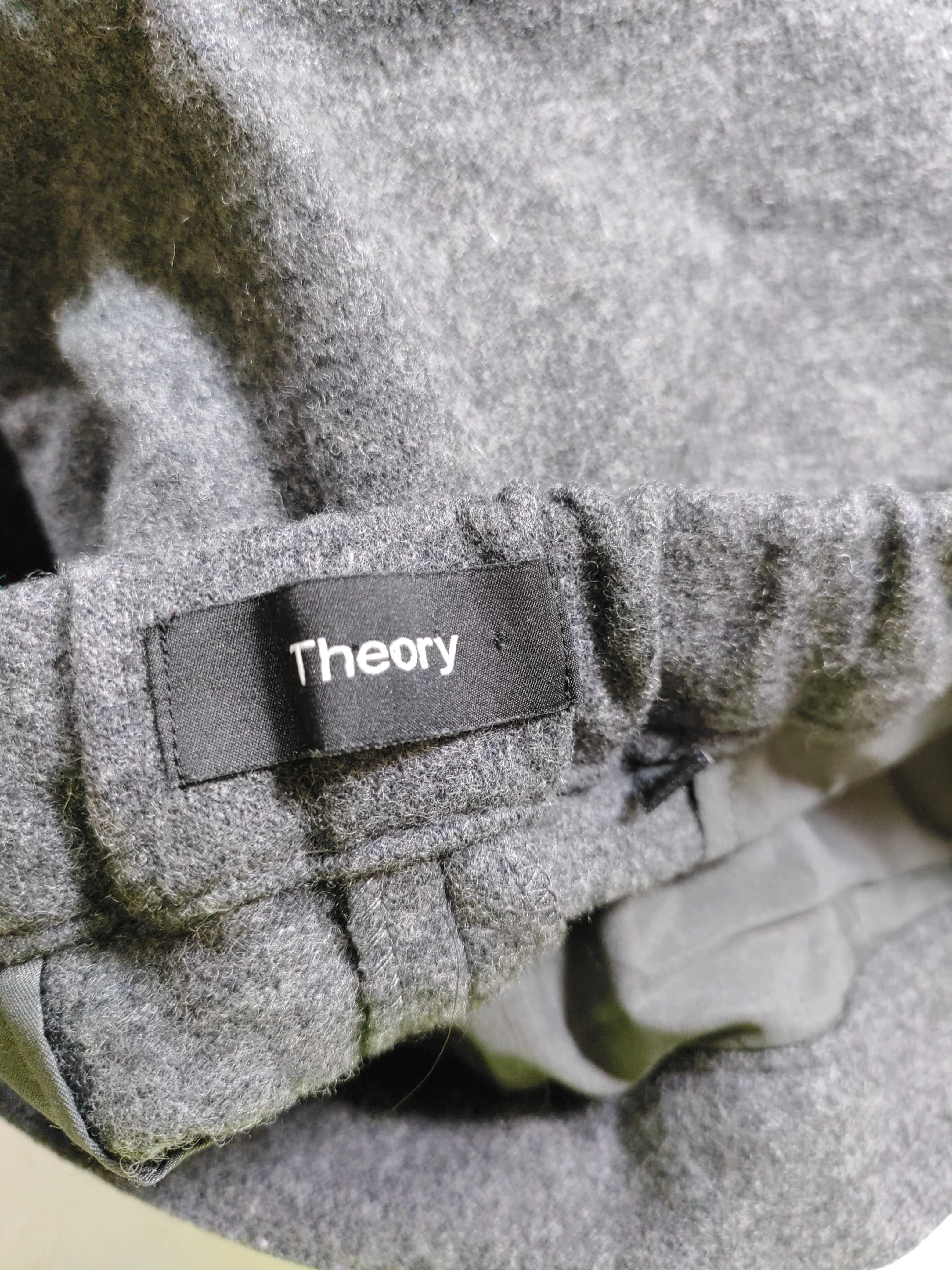 Theory Women's Trousers M Grey 100% Wool Wide-Leg Cropped - Image 5