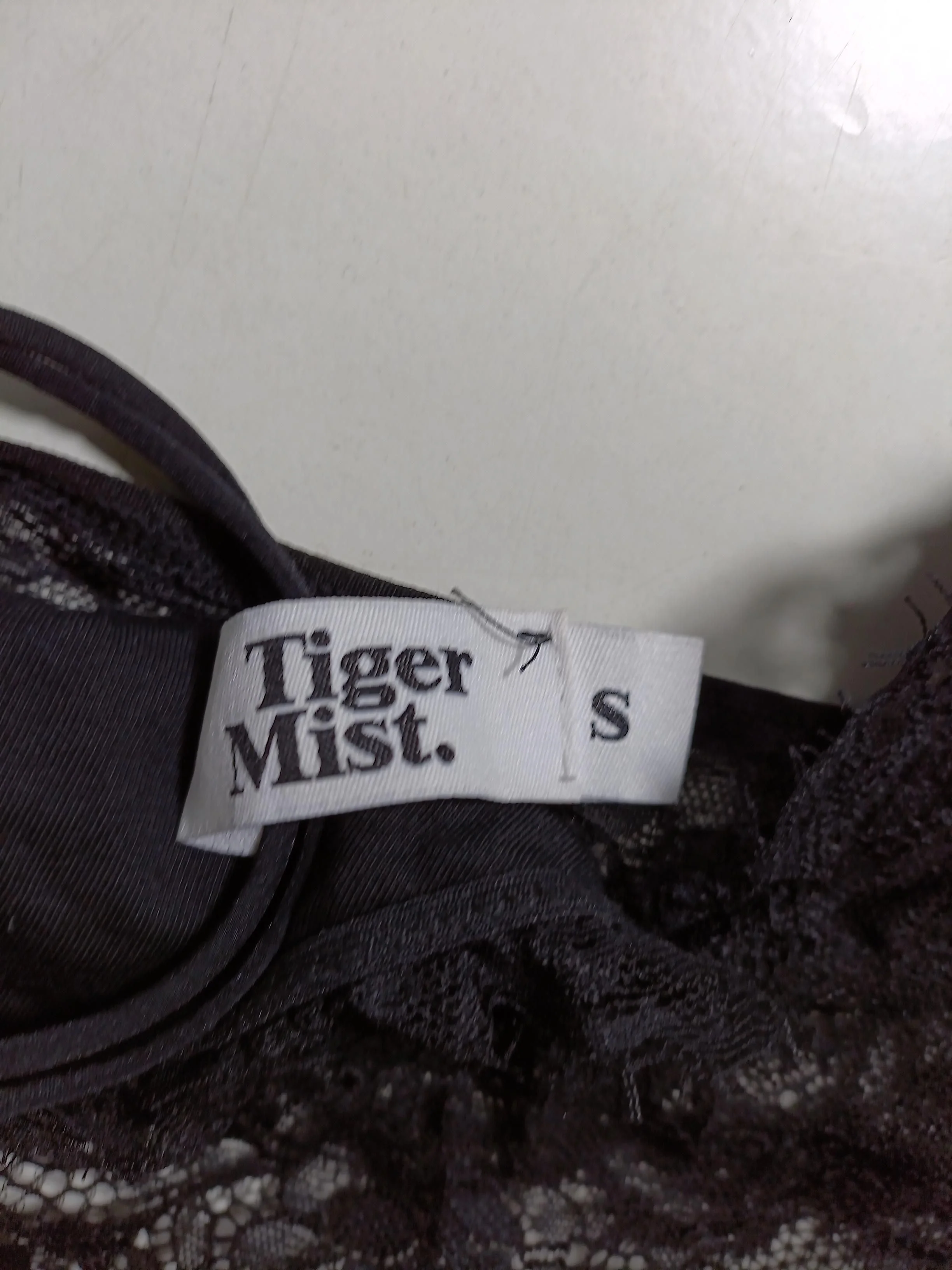 Tiger Mist Women's Top S Black Polyester with Elastane Sleeveless V-Neck Cropped - Image 5