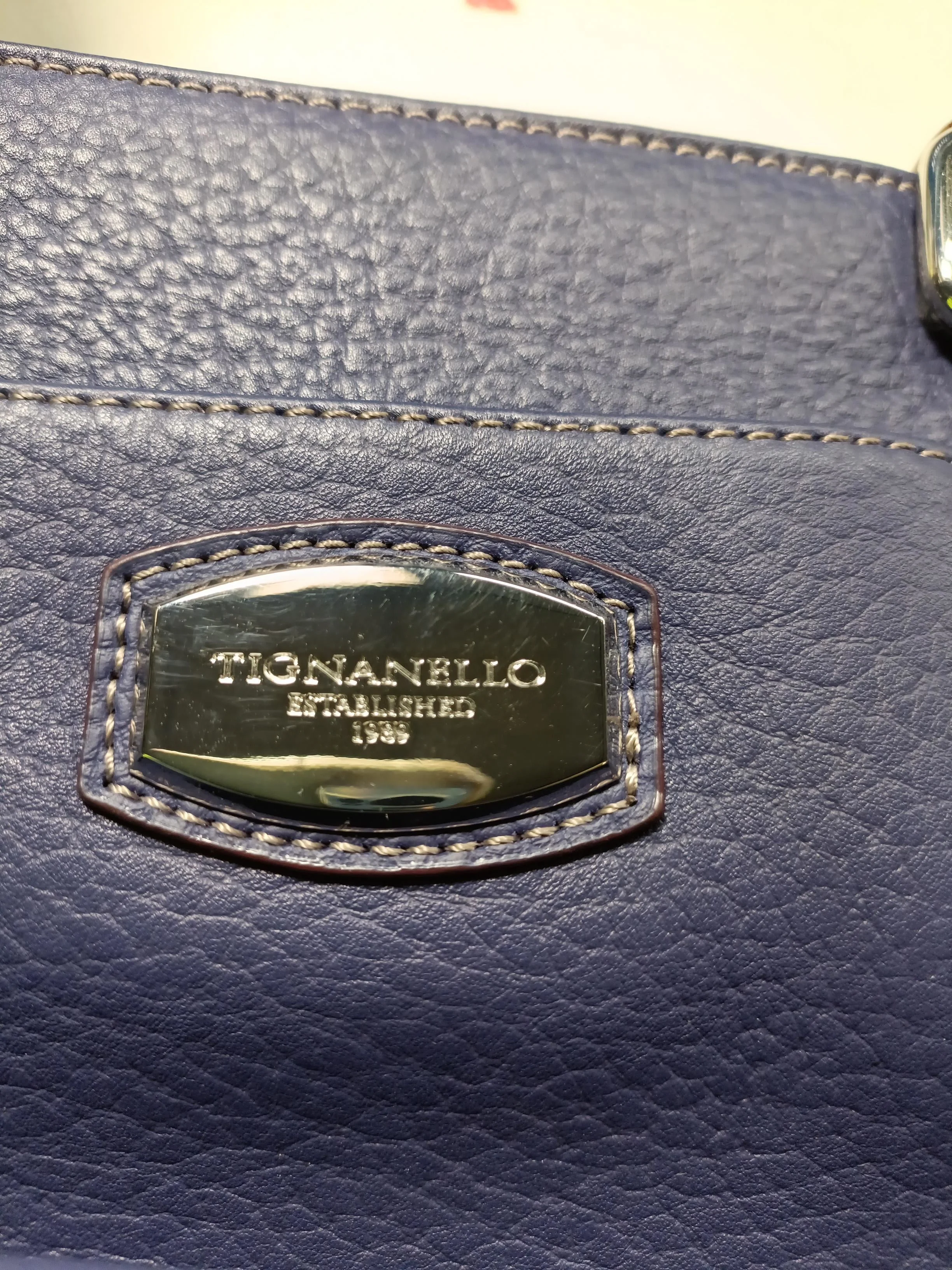 Tignanello Women's Bag Blue 100% Leather Shoulder Bag - Image 5