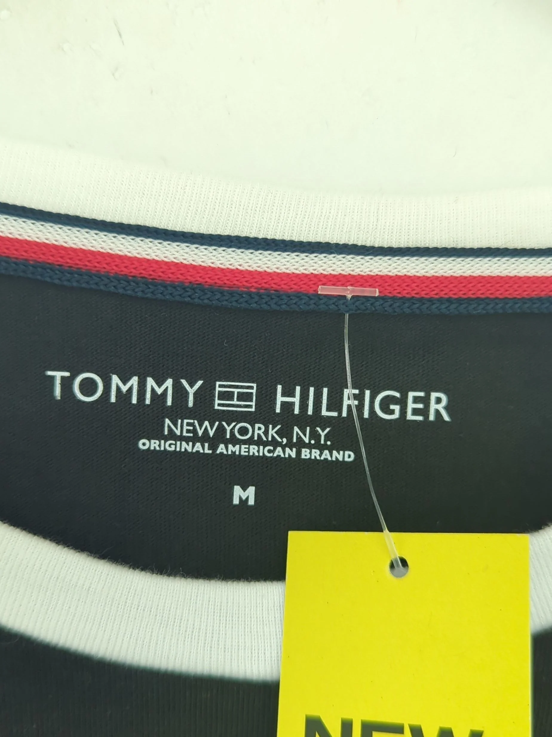 Tommy Hilfiger Men's T-Shirt M Black 100% Cotton Basic New with tags - Image 5