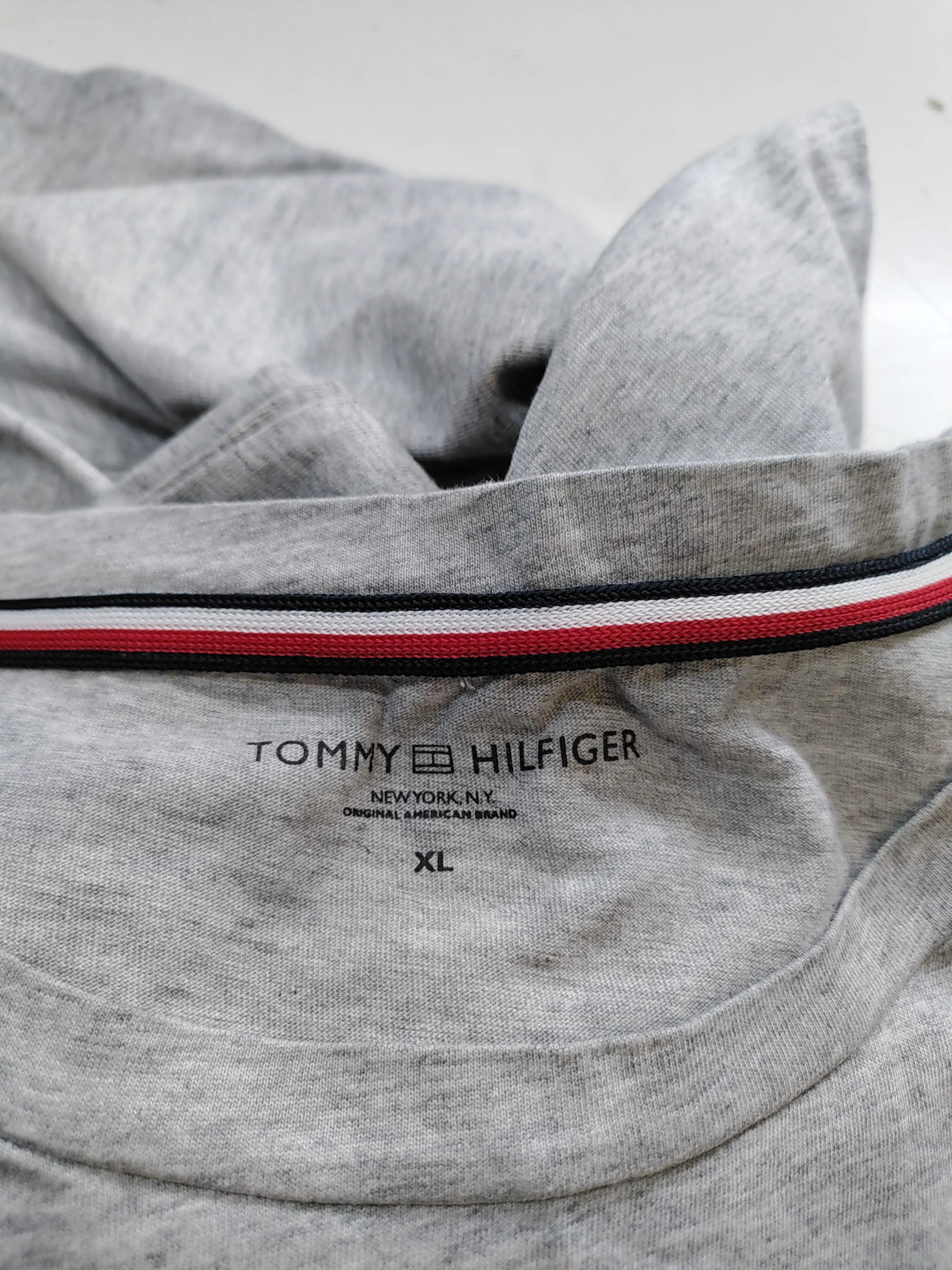 Tommy Hilfiger Men's T-Shirt XL Grey 100% Cotton Basic - Image 5