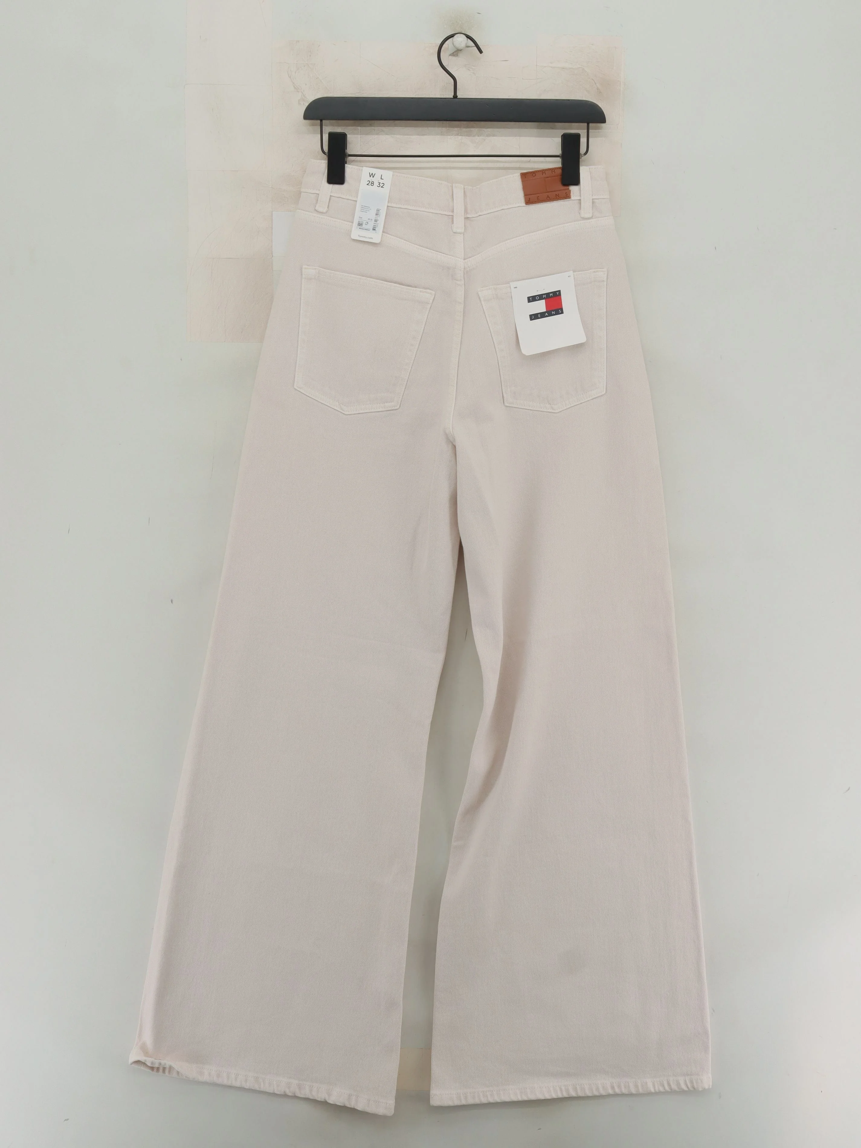 Tommy Jeans Women's Jeans W 28 in Cream Cotton New with tags - Image 2