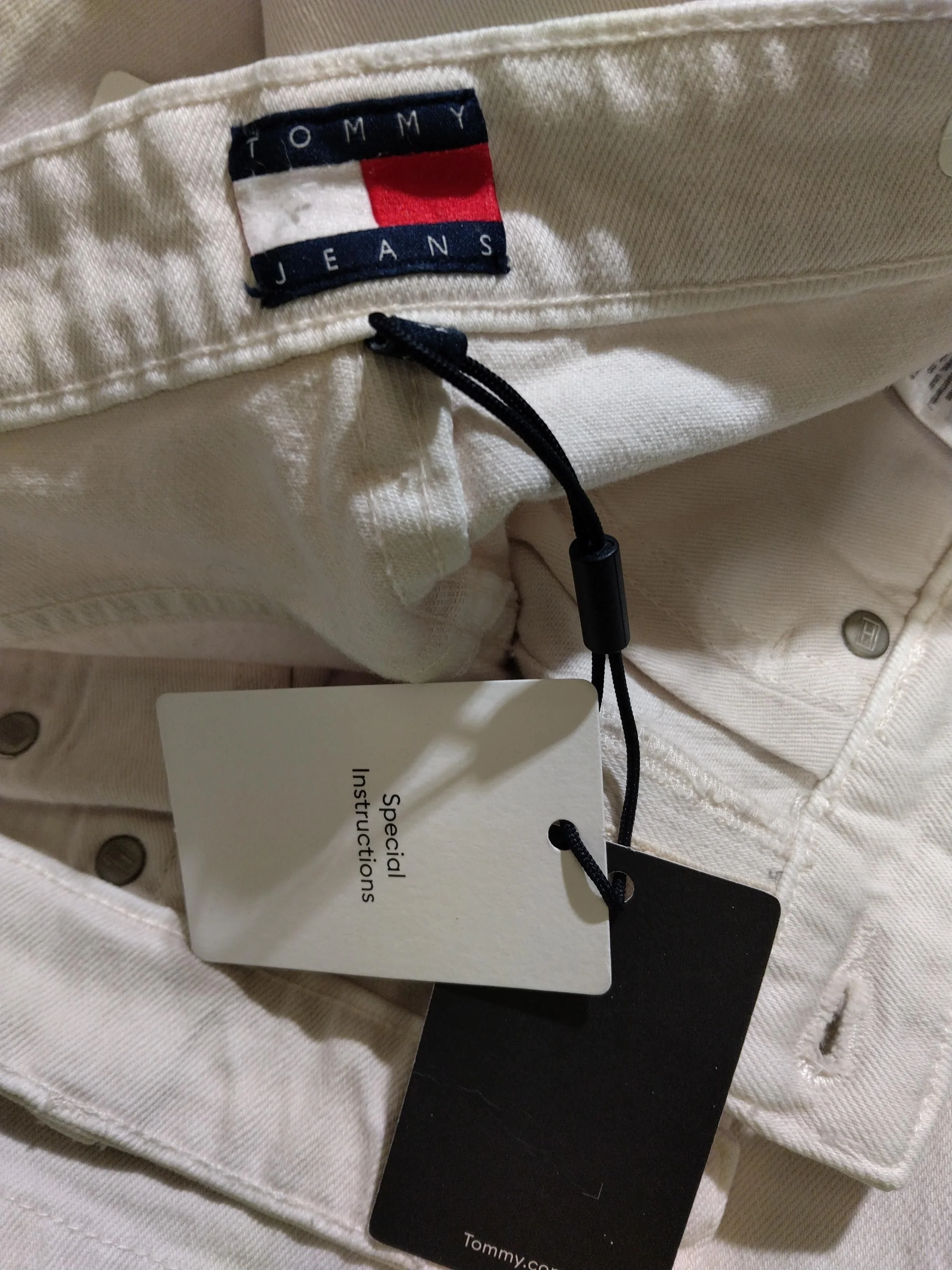 Tommy Jeans Women's Jeans W 28 in Cream Cotton New with tags - Image 5