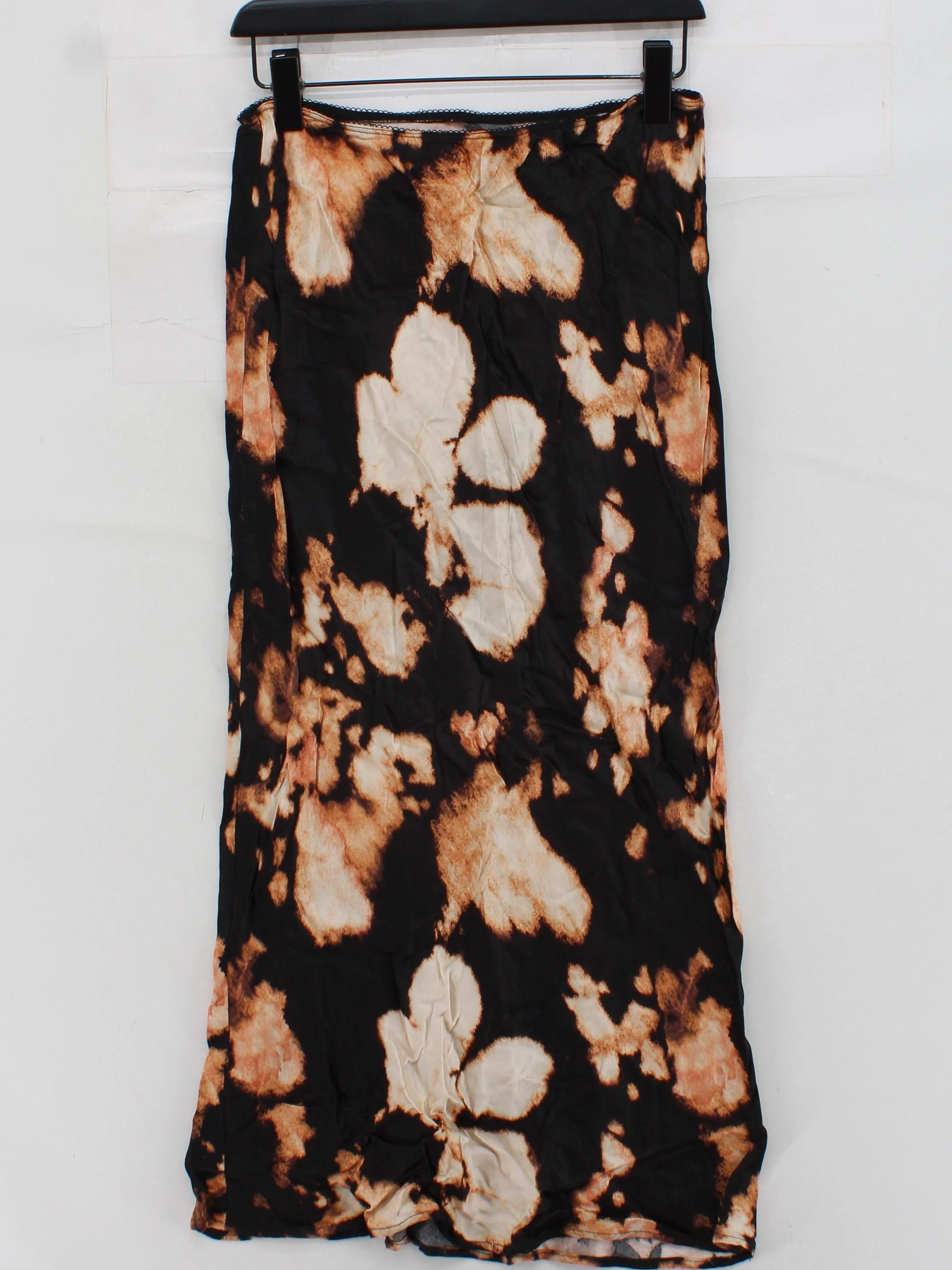 Topshop Women's Midi Skirt M Black Floral 100% Viscose Midi Straight & Pencil - Image 2