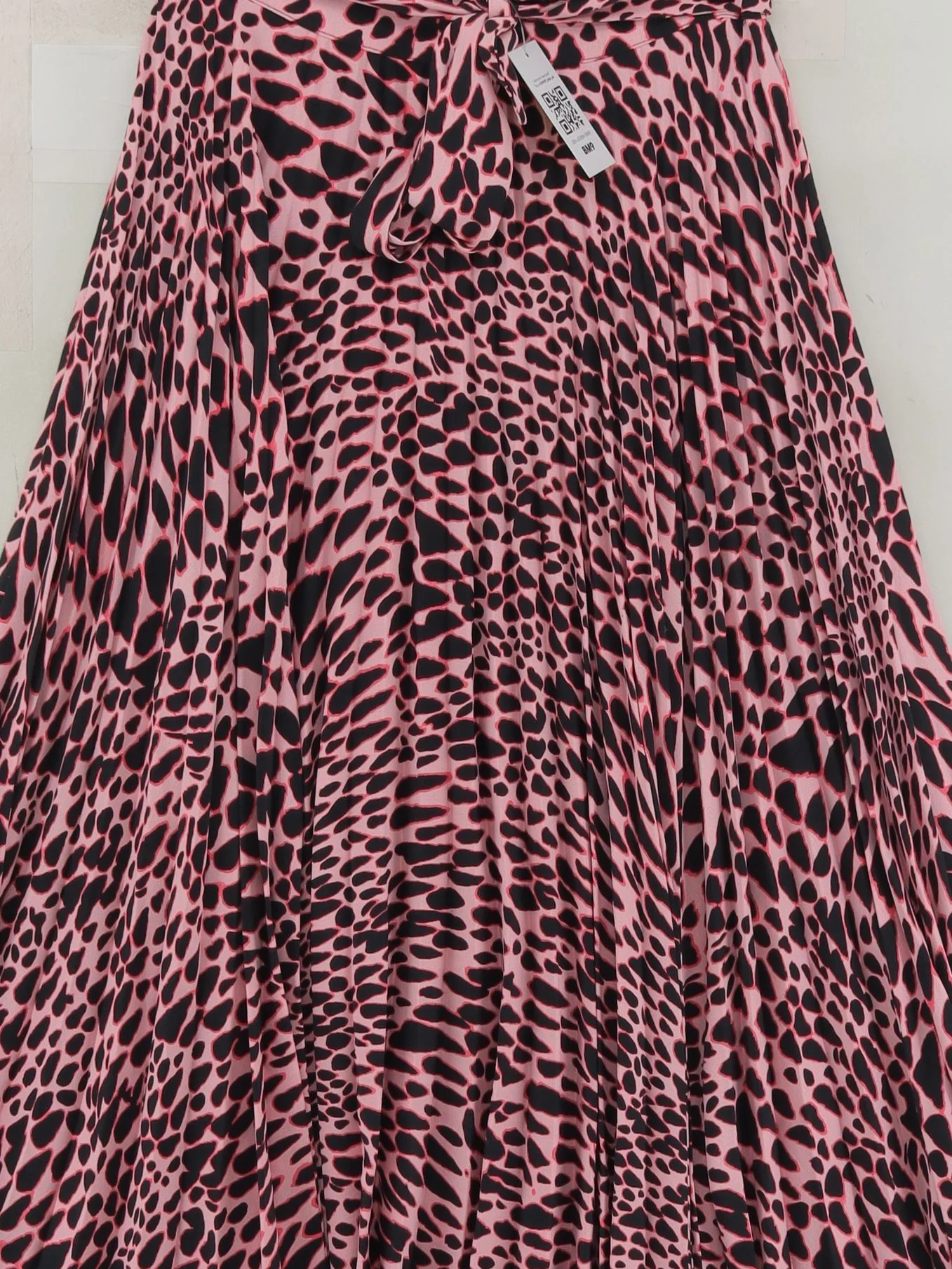 Topshop Women's Midi Skirt XS Pink Animal Print 100% Polyester Midi Pleated - Image 3