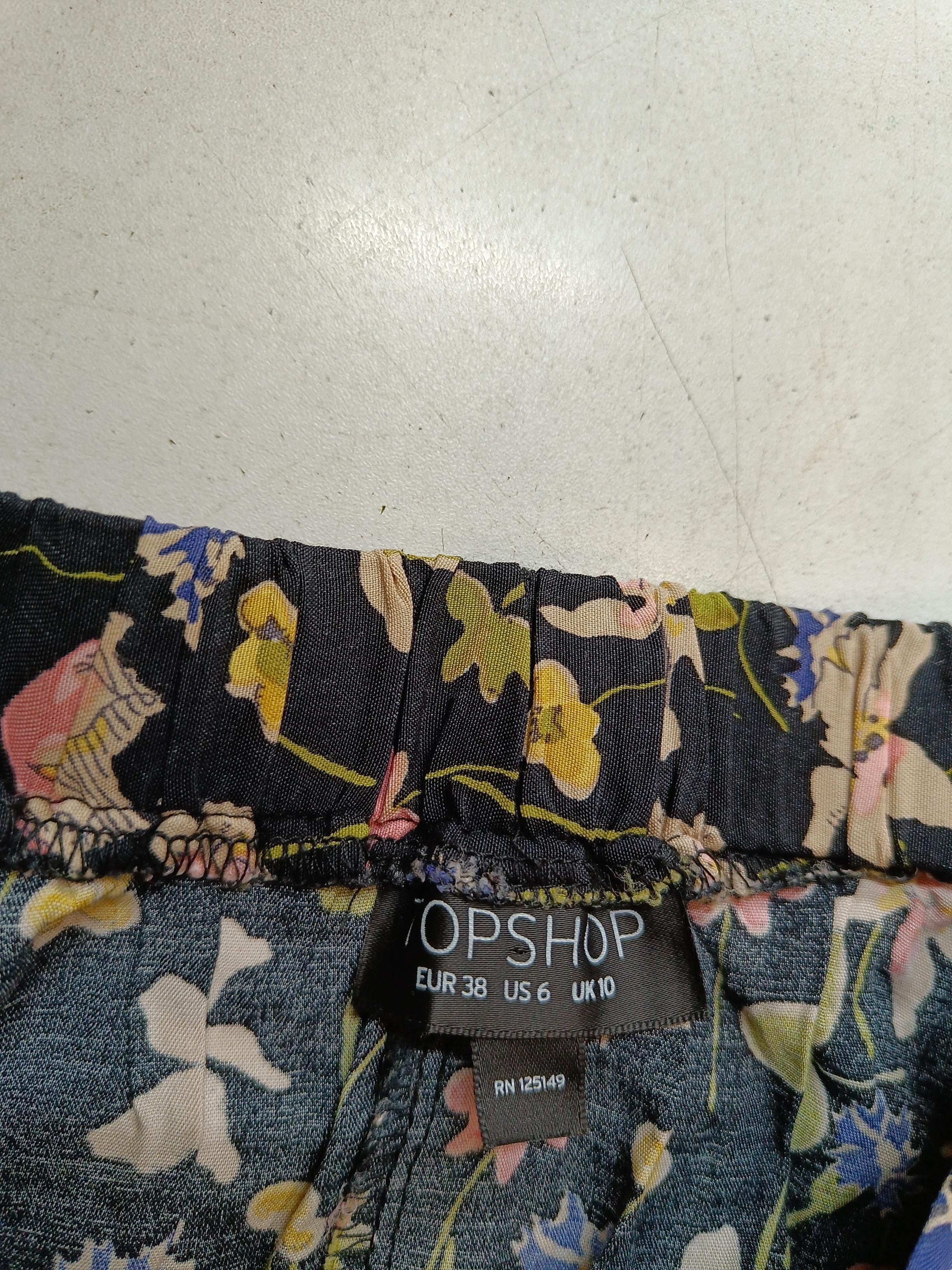 Topshop Women's Mini Skirt S Black Floral 100% Viscose Short Mini - Image 5
