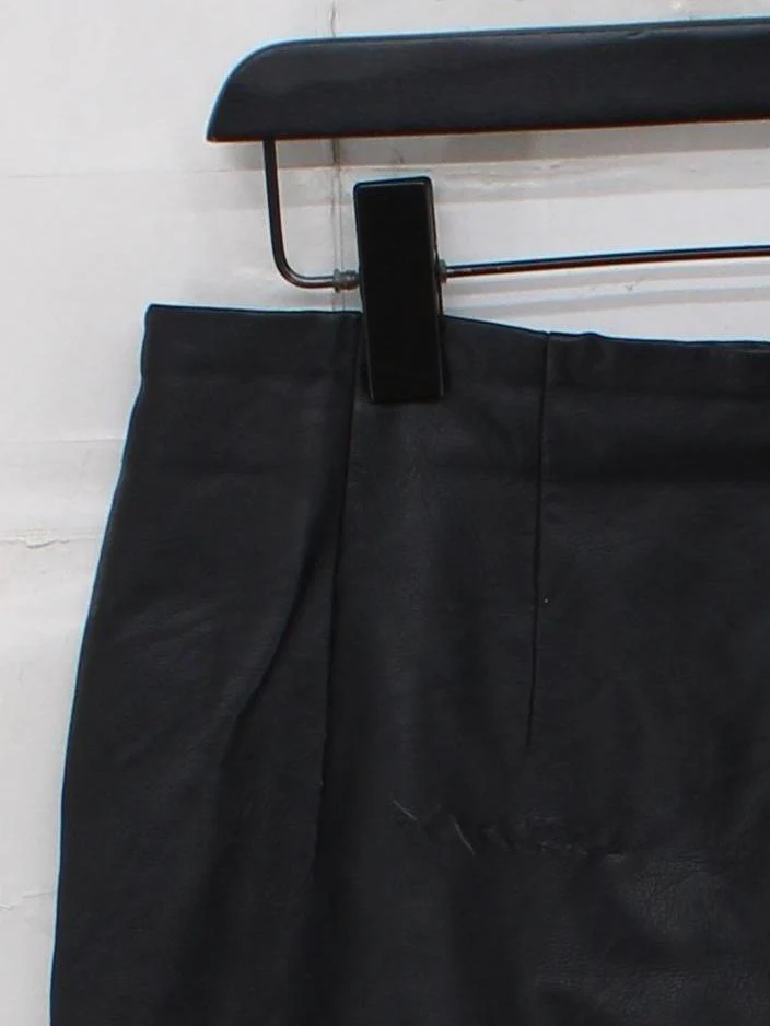 Topshop Women's Mini Skirt UK 12 Black Faux Leather with Polyester, Cotton Mini - Image 4