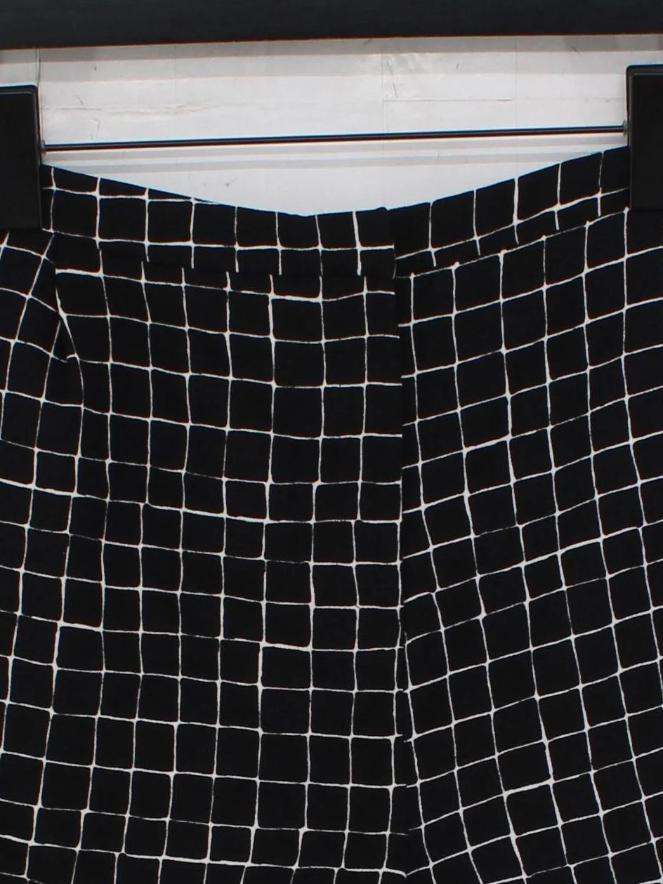 Topshop Women's Shorts L Black Checkered 100% Polyester Sweat - Image 3