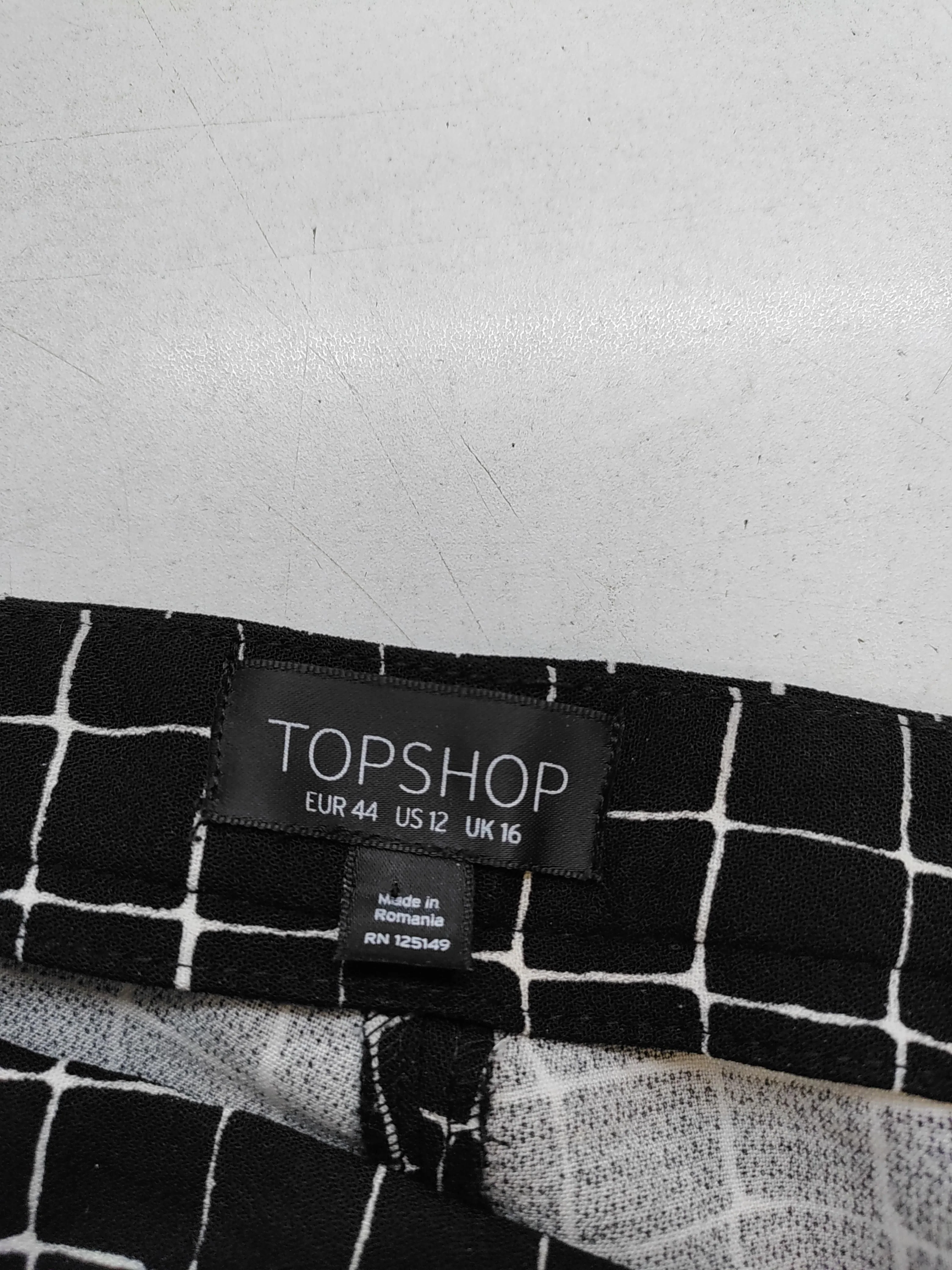 Topshop Women's Shorts L Black Checkered 100% Polyester Sweat - Image 5
