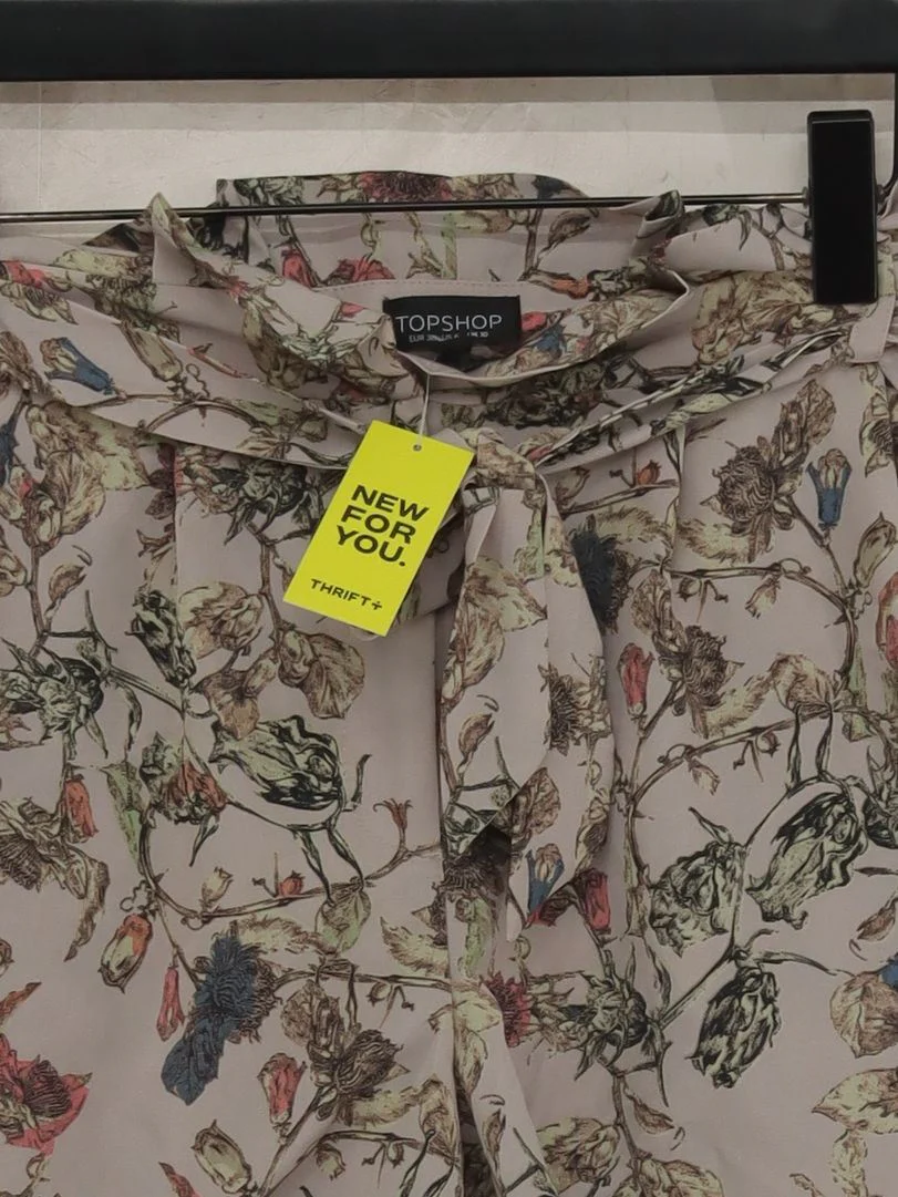 Topshop Women's Shorts UK 10 Cream Floral 100% Polyester Paperbag - Image 3