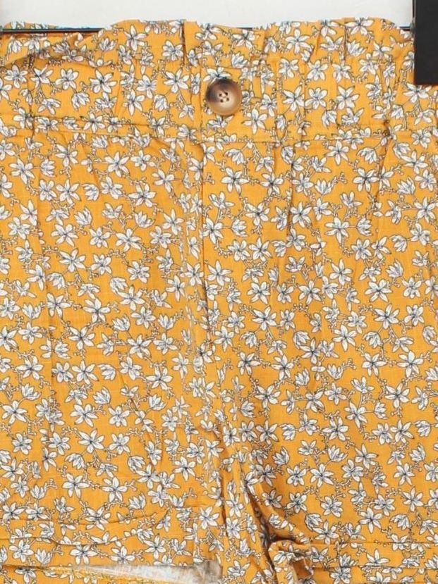 Topshop Women's Shorts UK 6 Yellow Floral Viscose with Linen Paperbag - Image 3