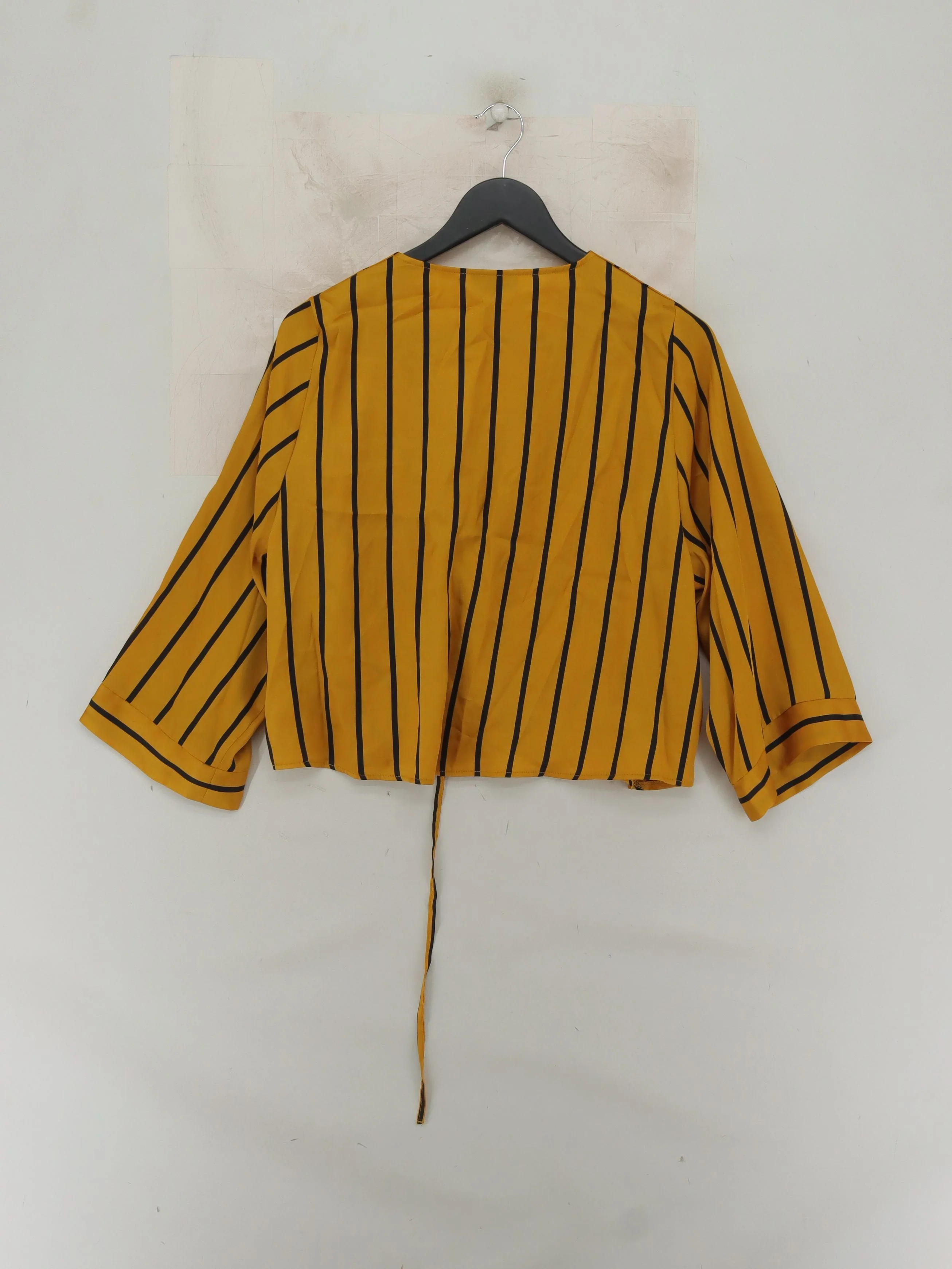 Topshop Women's Top UK 10 Gold Striped 100% Polyester 3/4 Sleeve V-Neck Cropped - Image 2