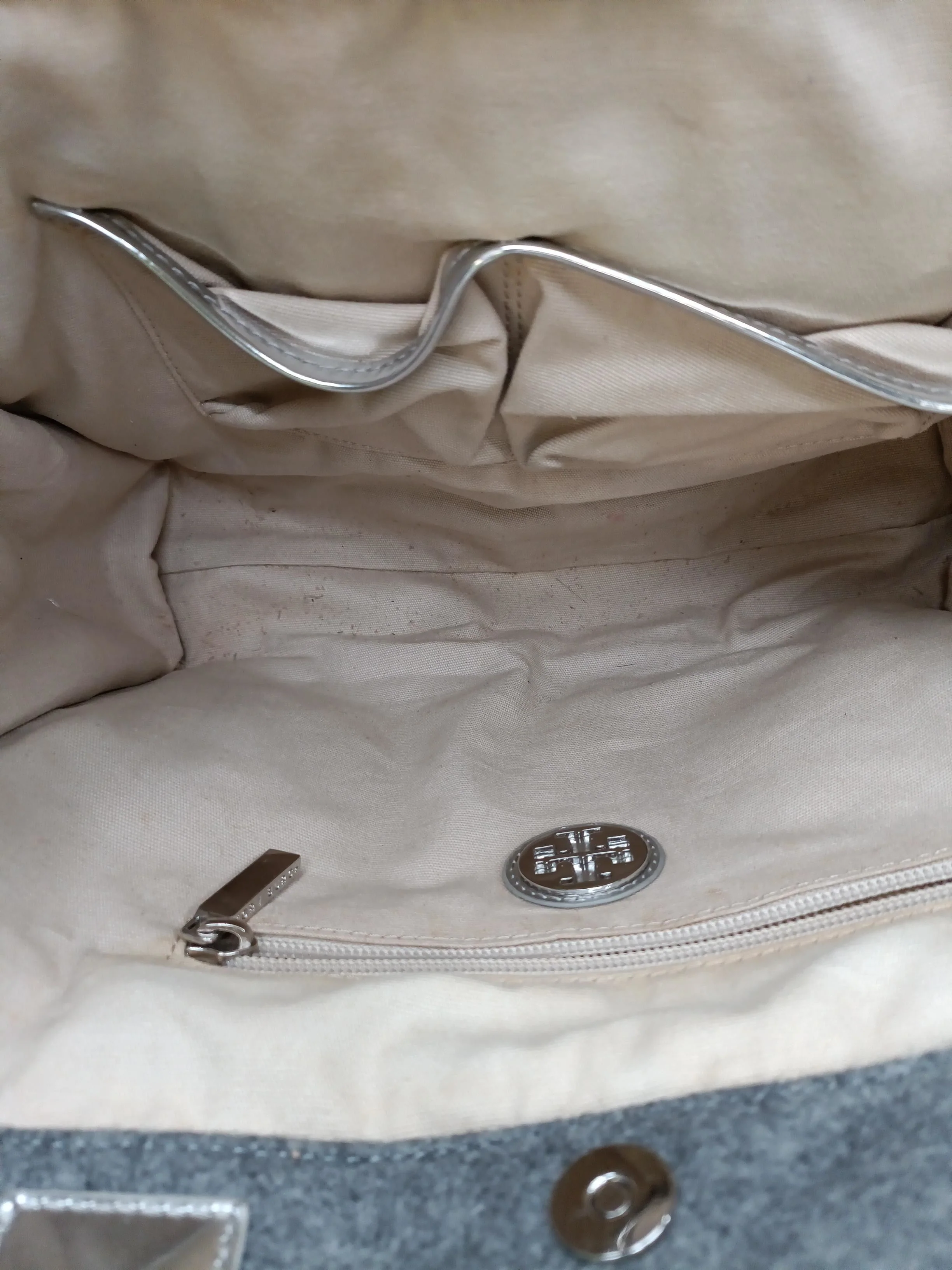 Tory Burch Women's Bag Grey Wool with Faux Leather Tote - Image 4