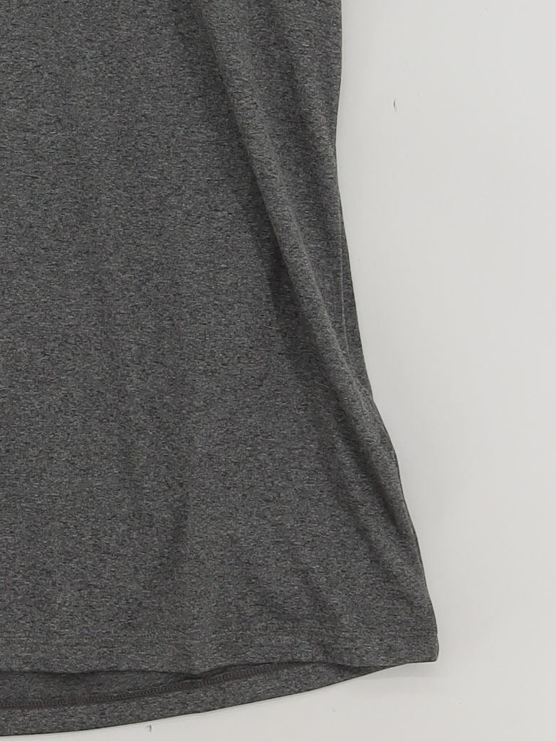Under Armour Women's T-Shirt M Grey 100% Polyester Basic New with tags - Image 4