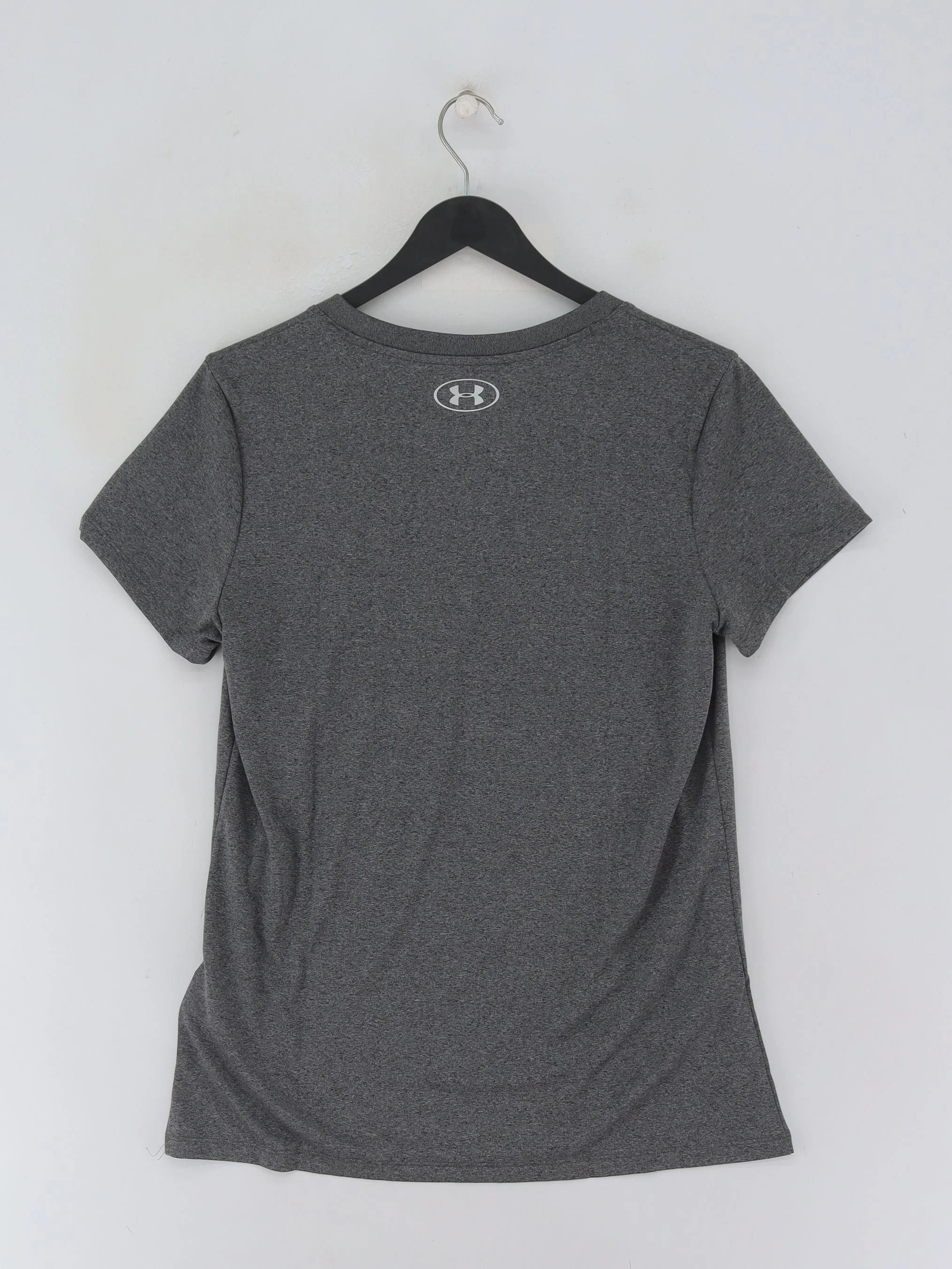 Under Armour Women's T-Shirt M Grey 100% Polyester Basic New with tags - Image 2