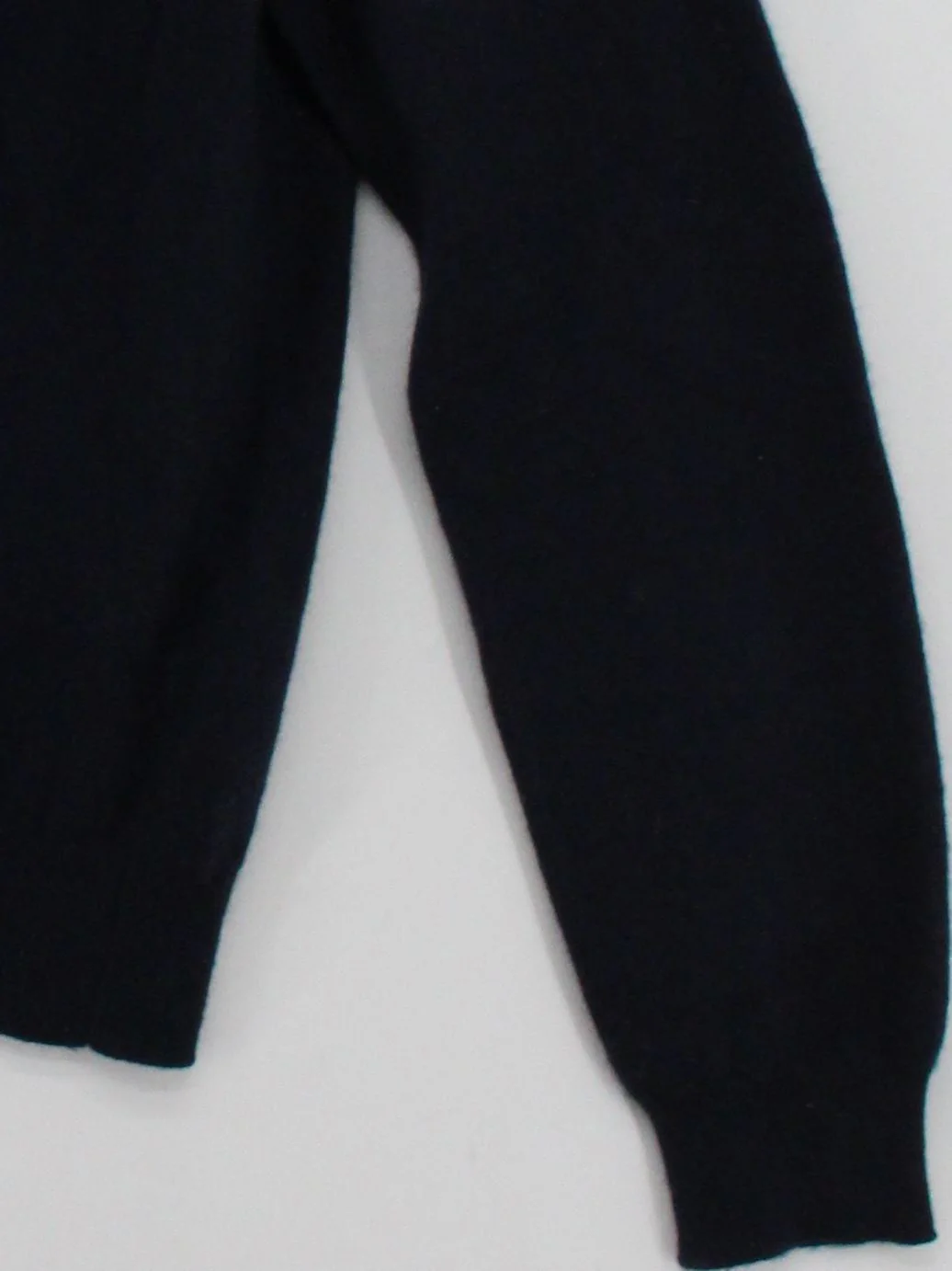 Uniqlo Men's Jumper M Blue 100% Cashmere V-Neck Pullover - Image 4