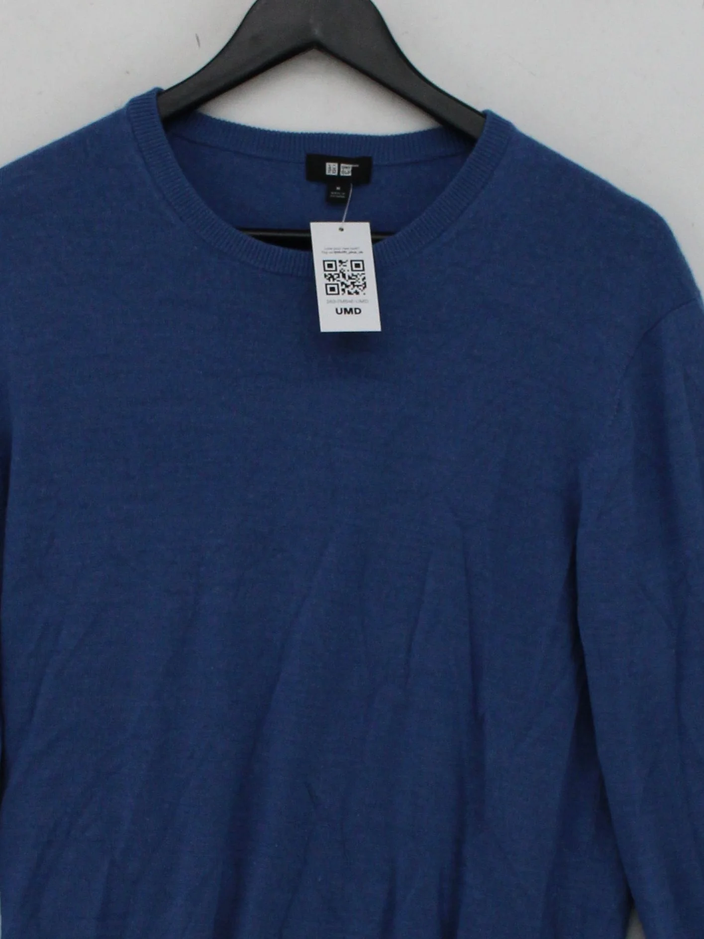 Uniqlo Men's Jumper M Blue 100% Wool Round Neck Pullover - Image 3