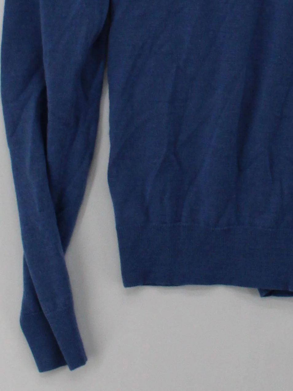 Uniqlo Men's Jumper M Blue 100% Wool Round Neck Pullover - Image 4