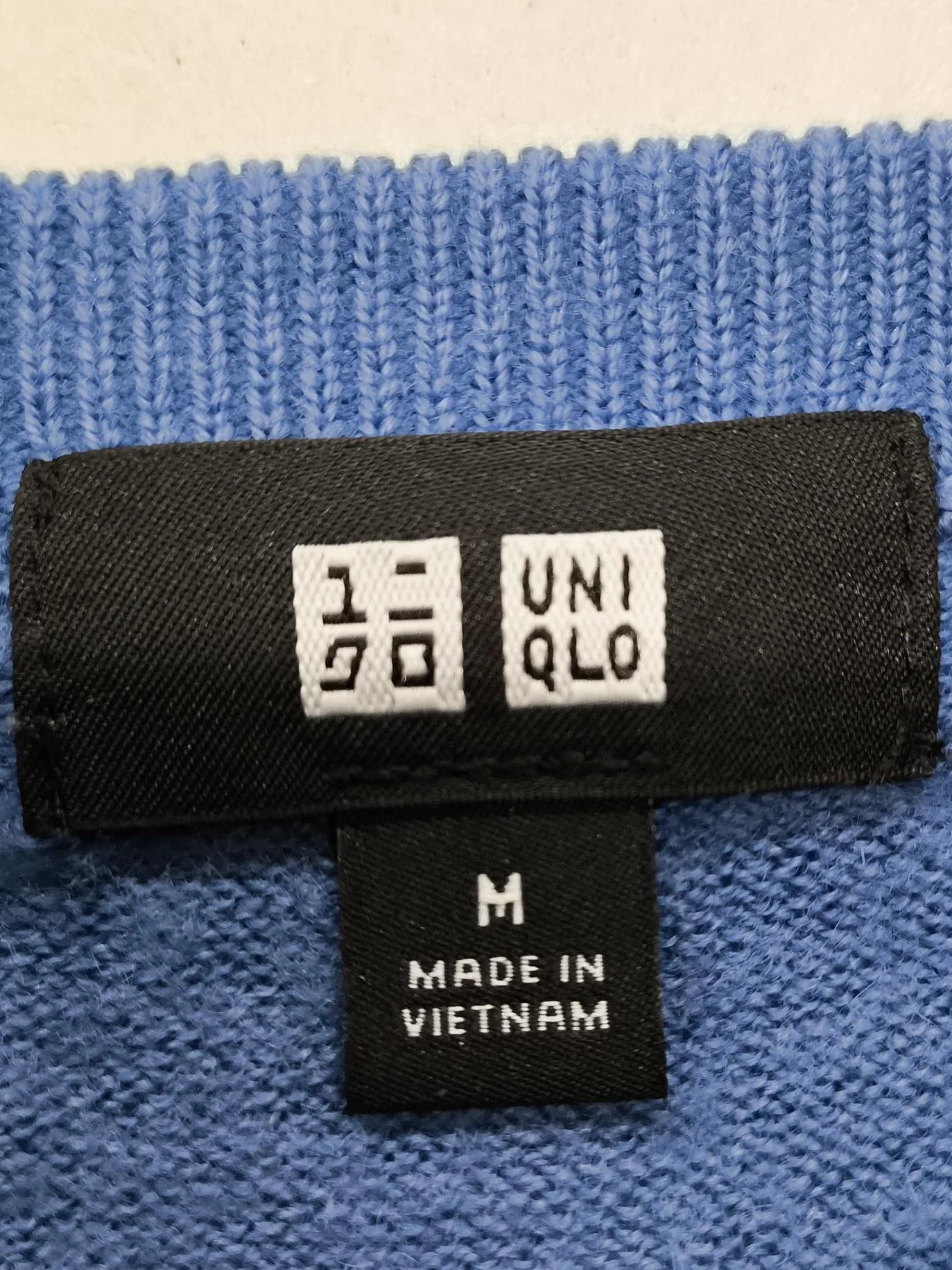 Uniqlo Men's Jumper M Blue 100% Wool Round Neck Pullover - Image 5